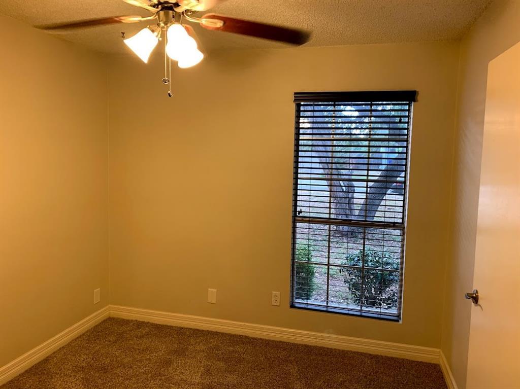 704 Chestnut Xing Property Photo 22