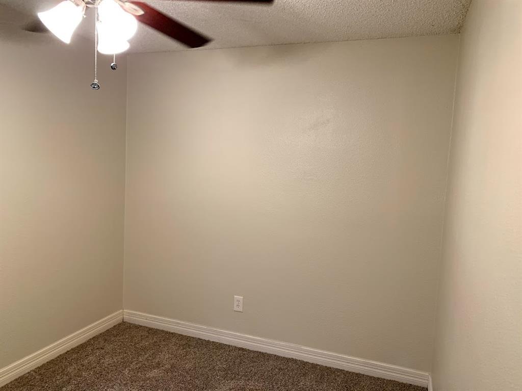 704 Chestnut Xing Property Photo 24