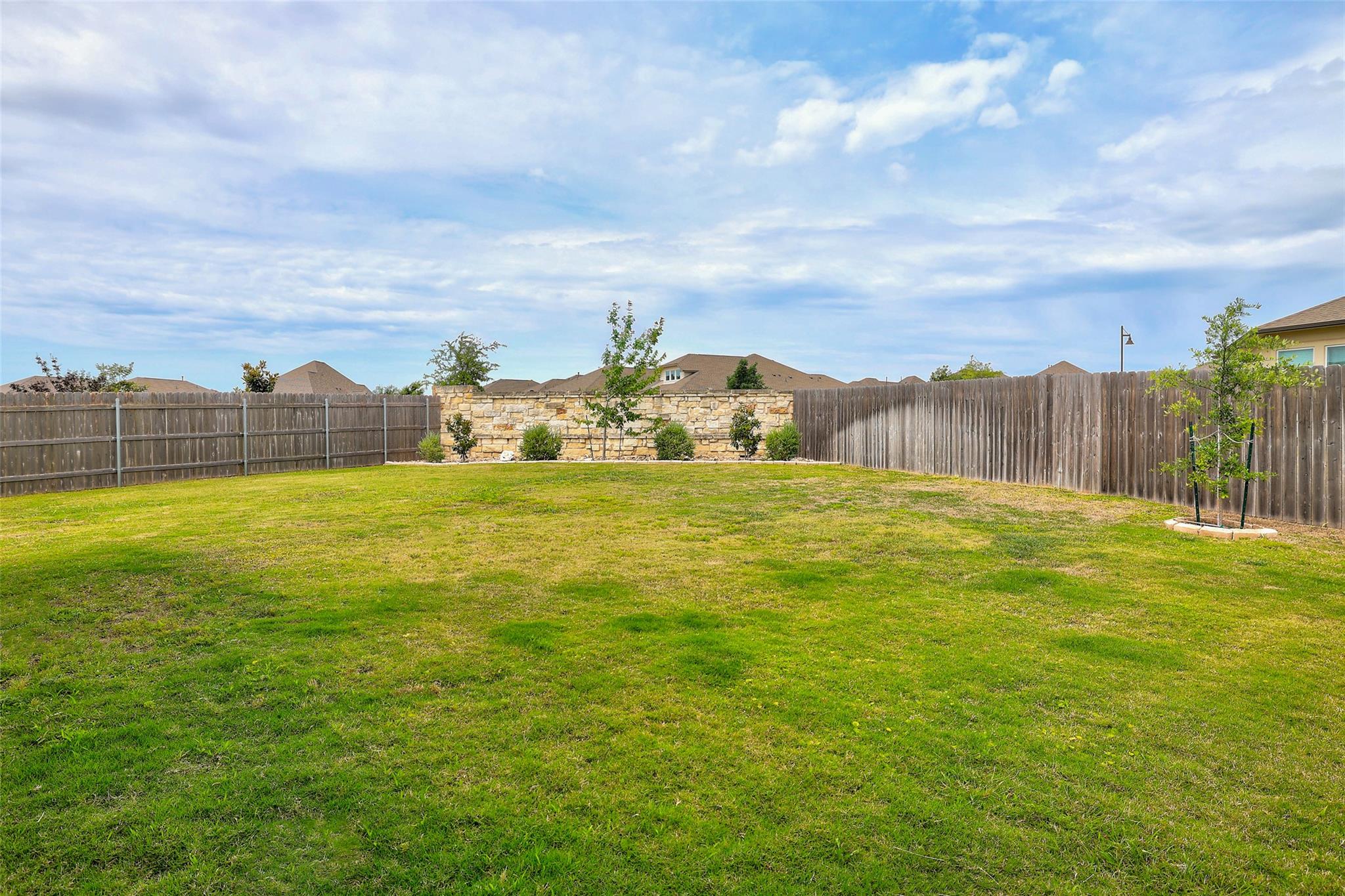 114 Fortuna Ct Property Photo 39