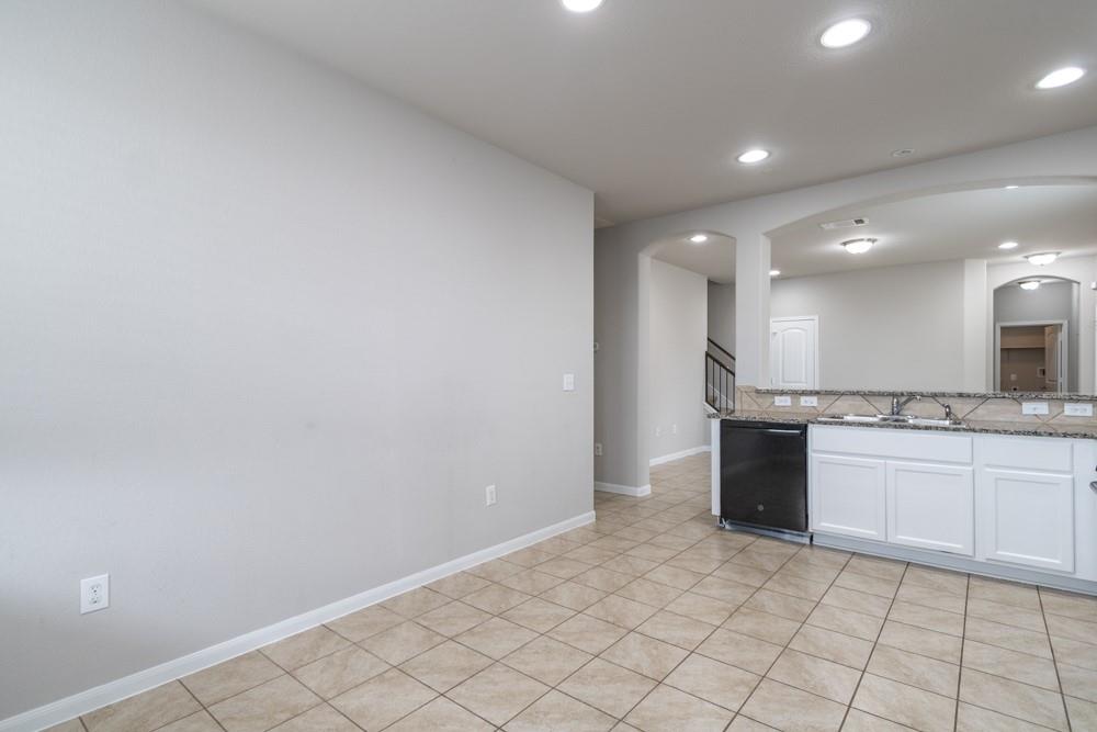 2880 Donnell Dr #4101 Property Photo 6