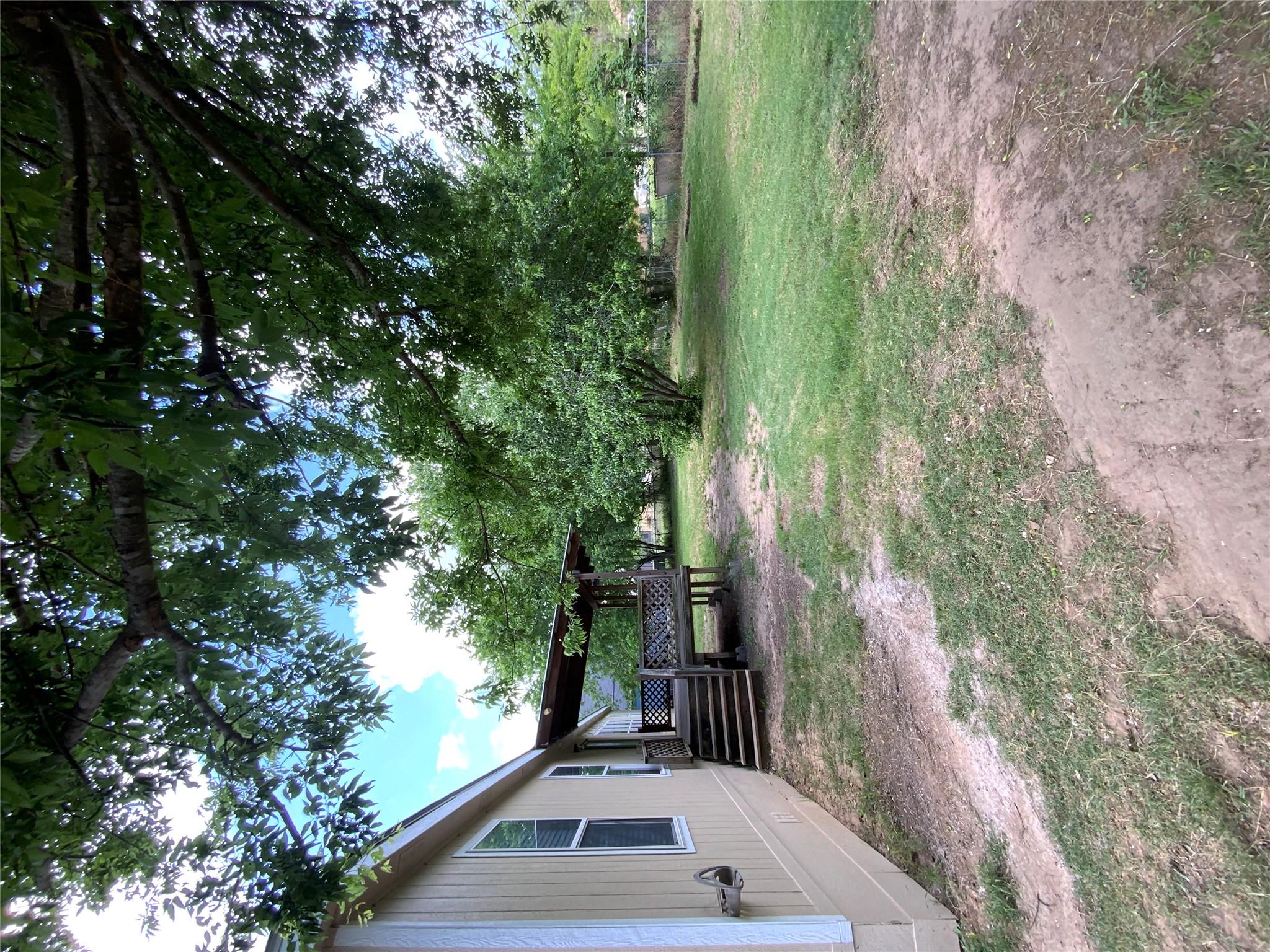 525 South Chambers St Property Photo 33