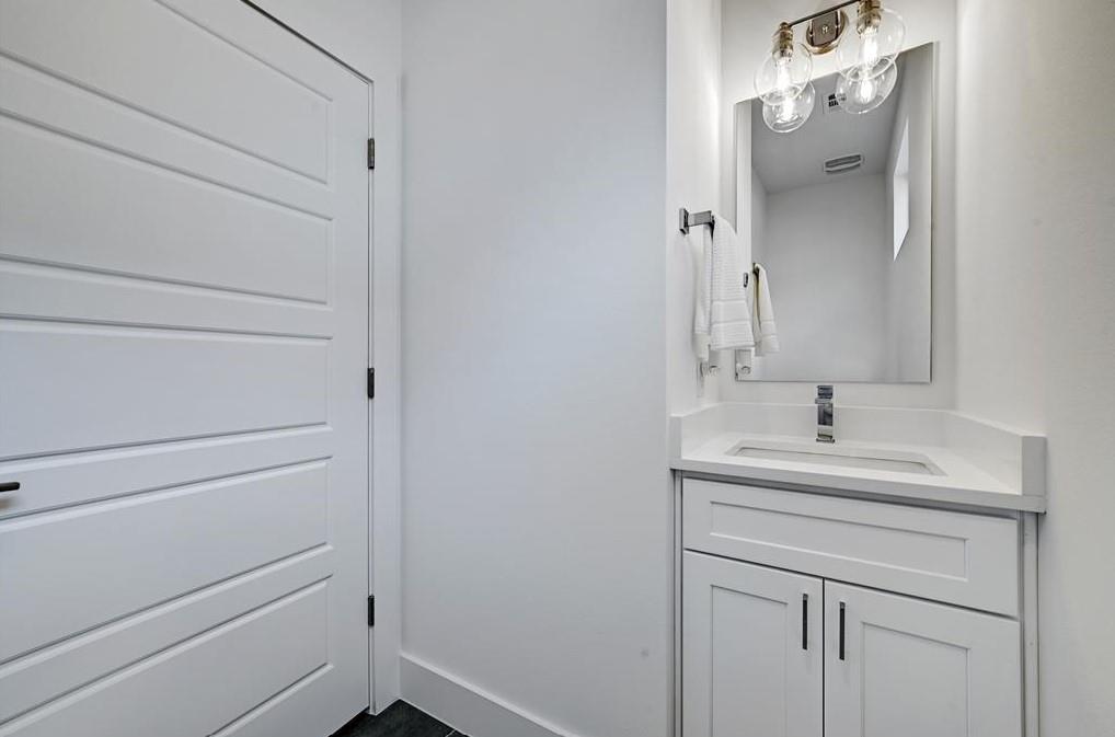 2405 E 11th St #2 Property Photo 20