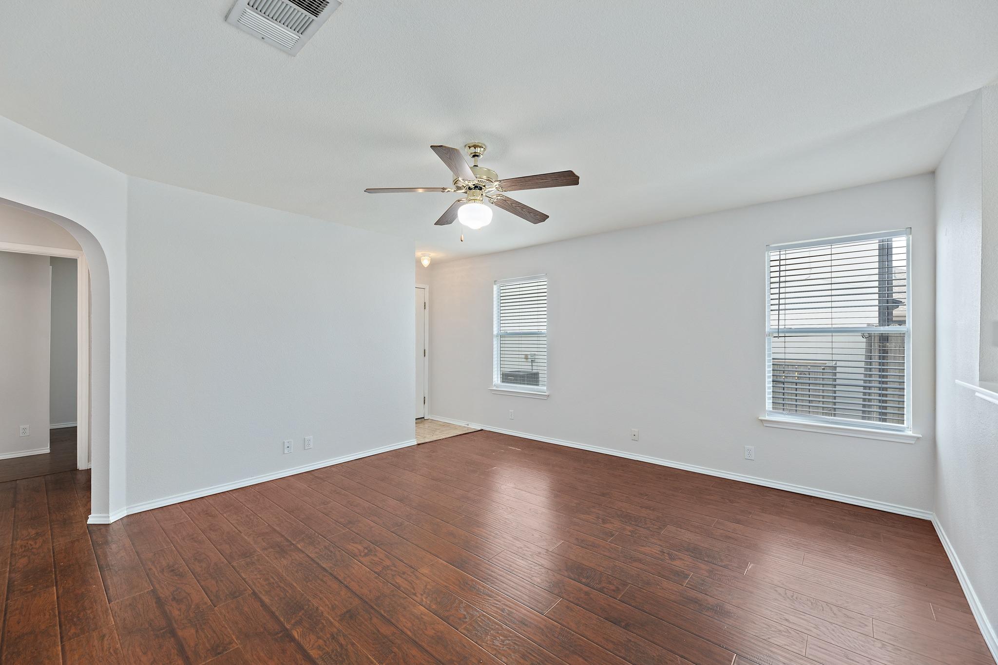 14420 Cummins Way Property Photo 5