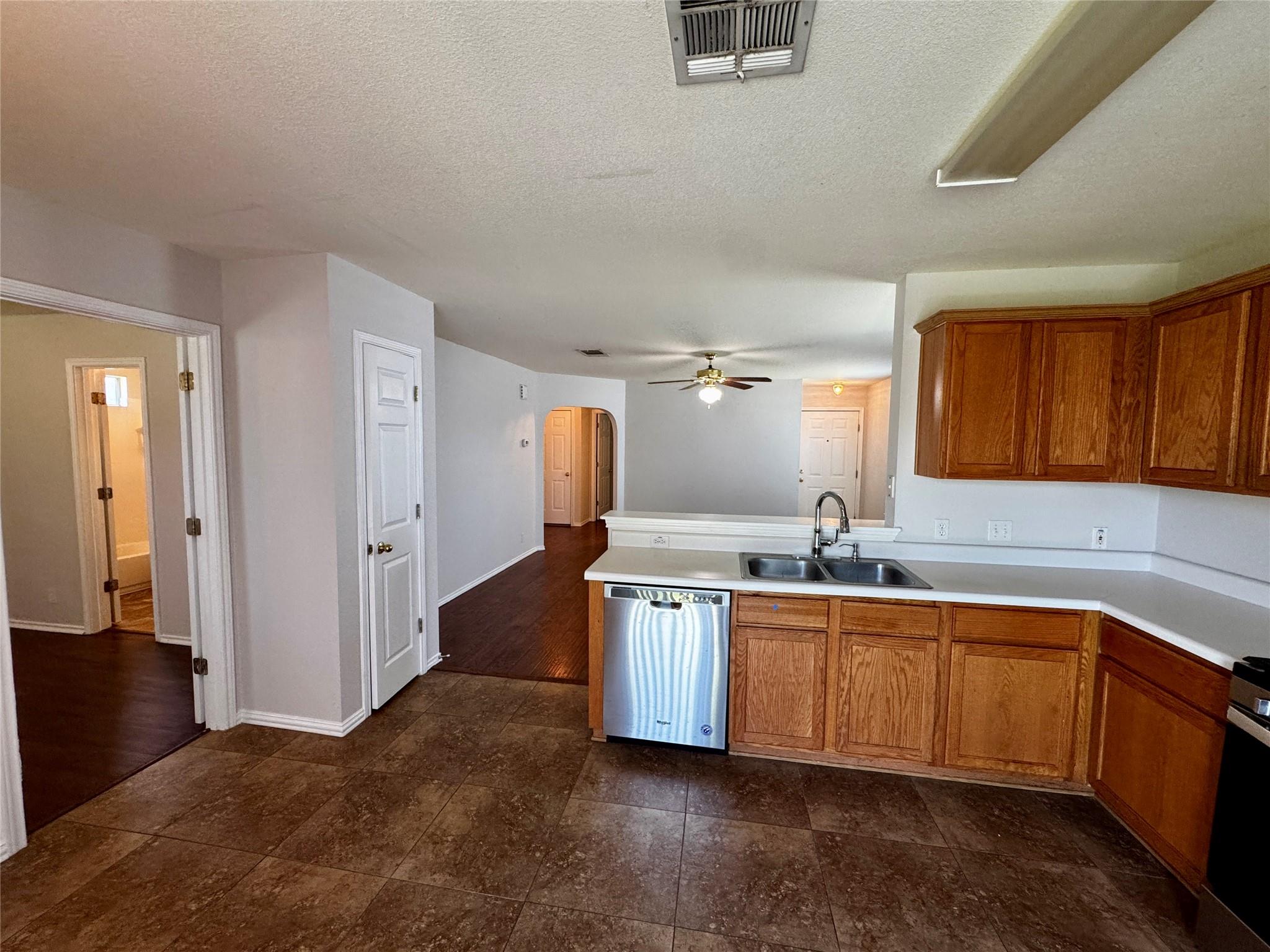 14420 Cummins Way Property Photo 7
