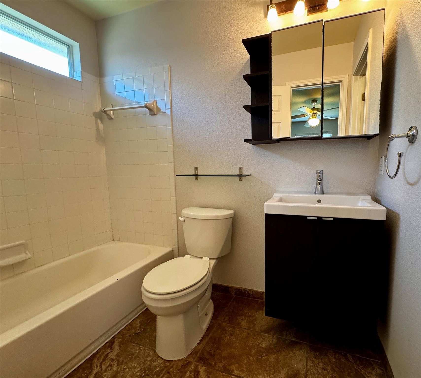 14420 Cummins Way Property Photo 11