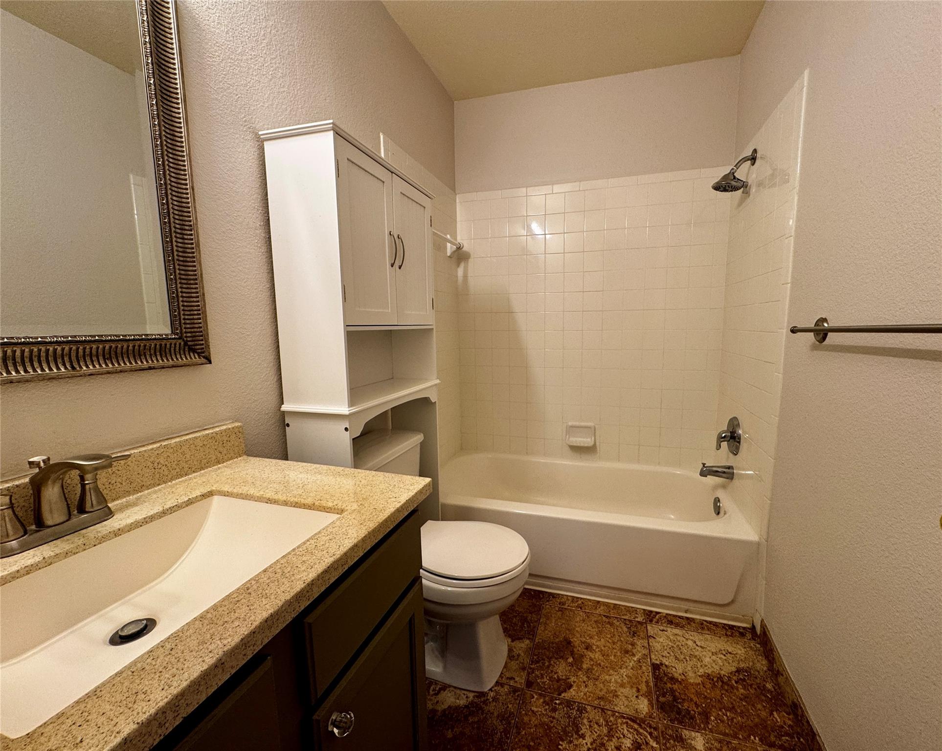 14420 Cummins Way Property Photo 14