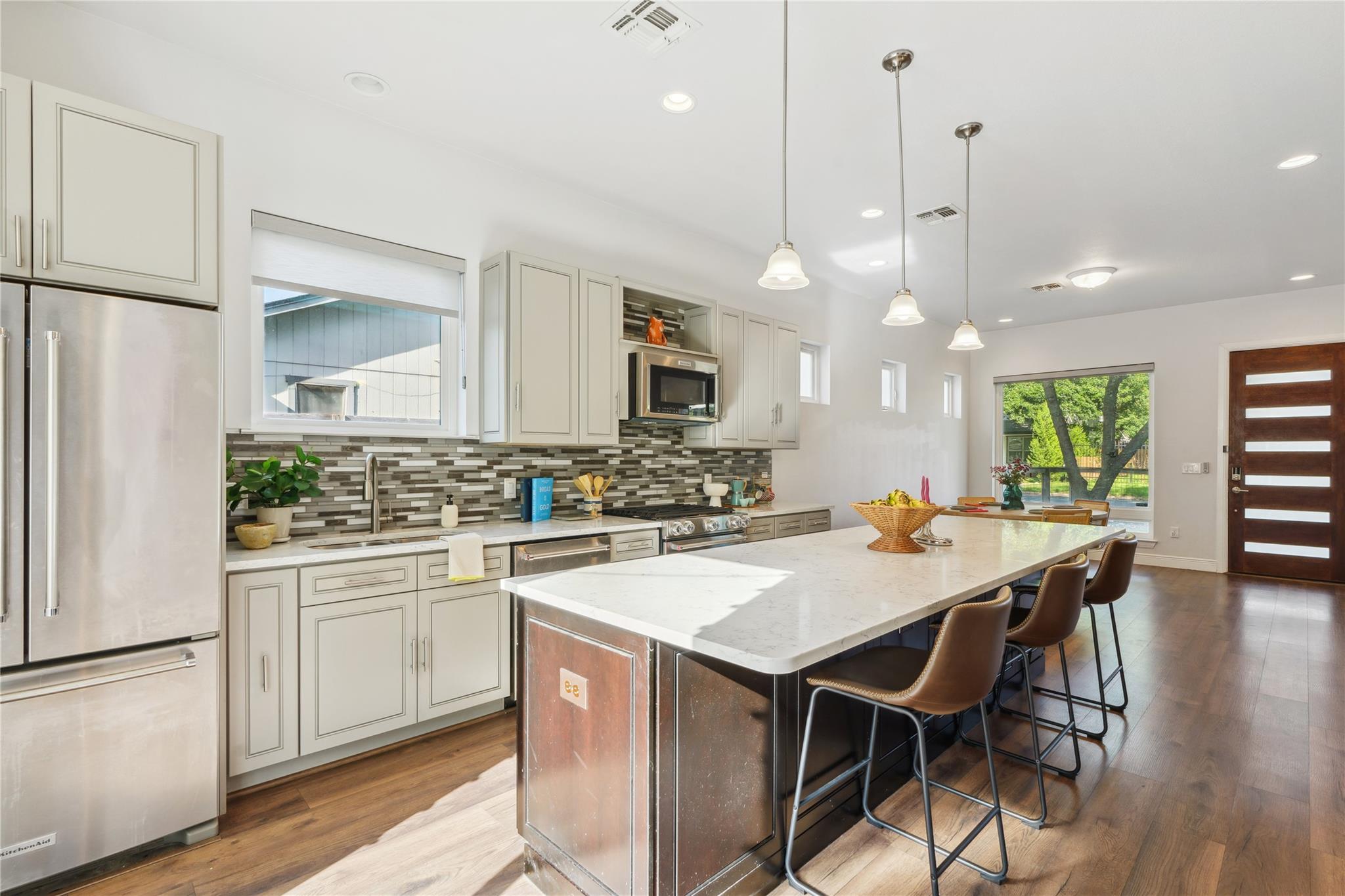 906 Linden St #a Property Photo 6
