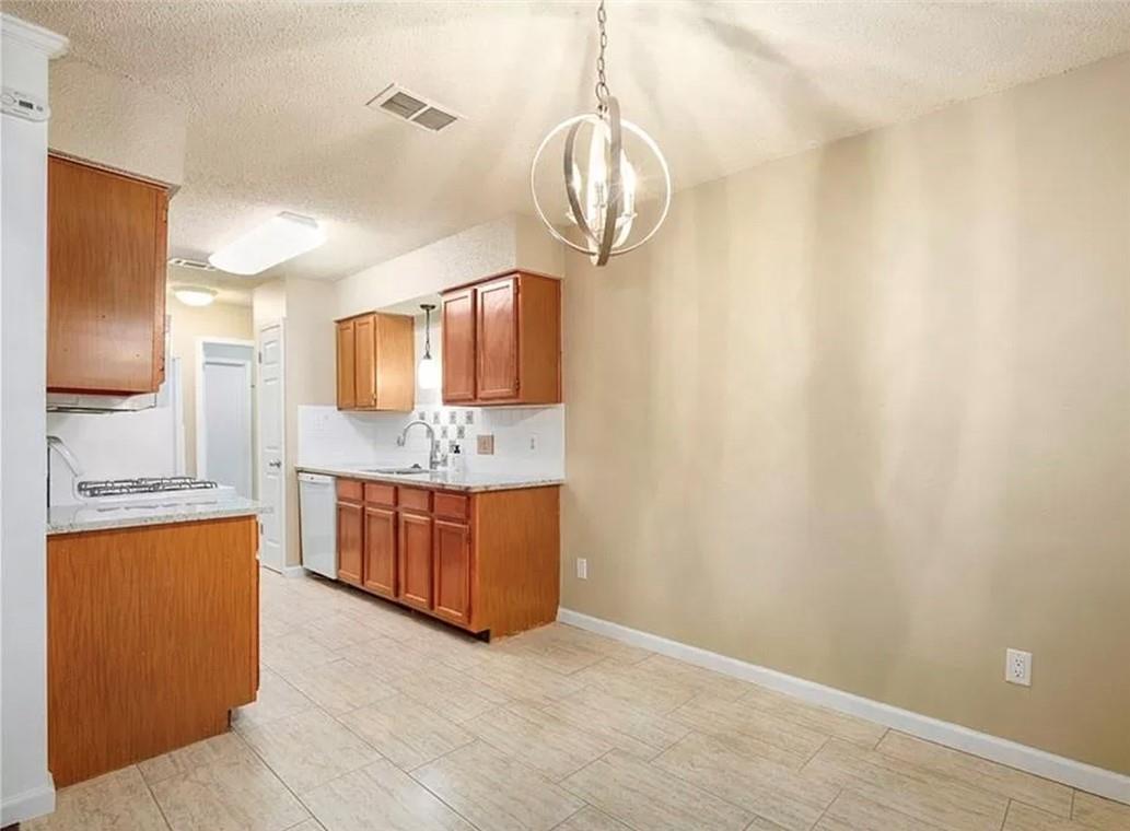 2704 Crownspoint Dr Property Photo 16