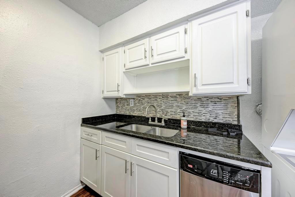 2401 Manor Rd #133 Property Photo 14