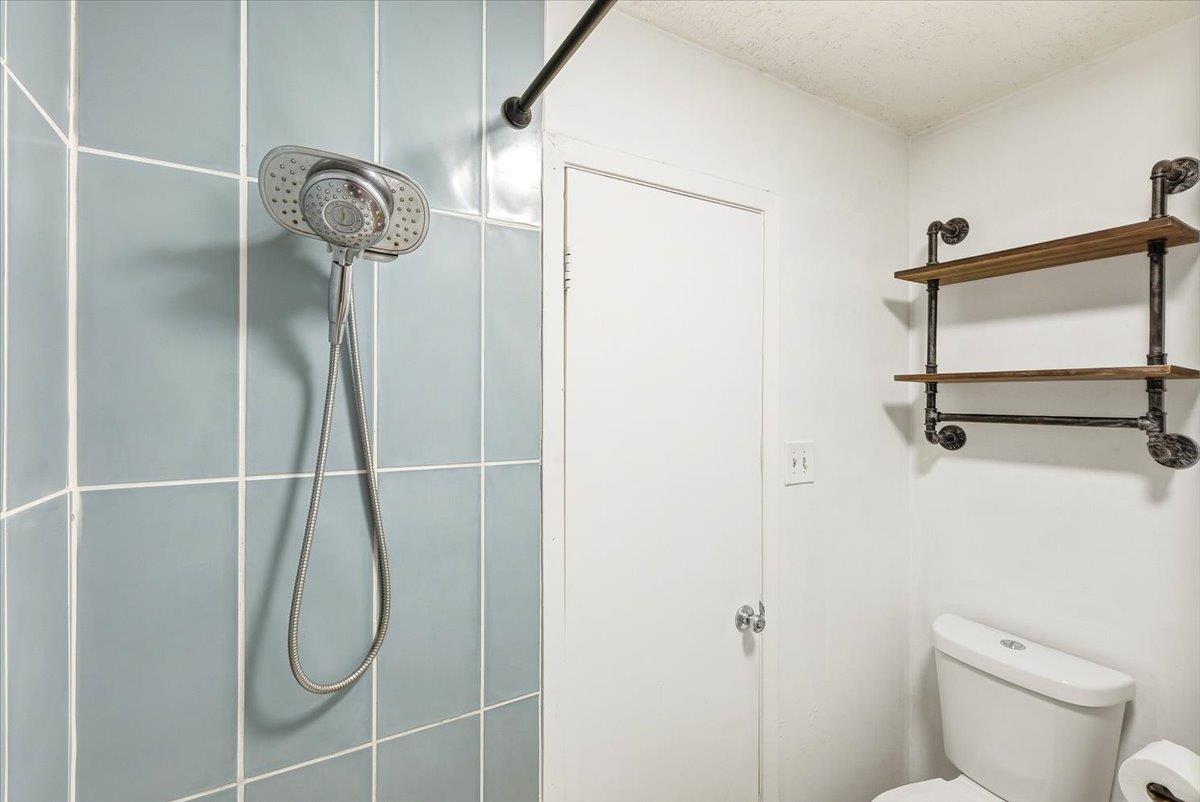 4902 Duval Rd #r2 Property Photo 17