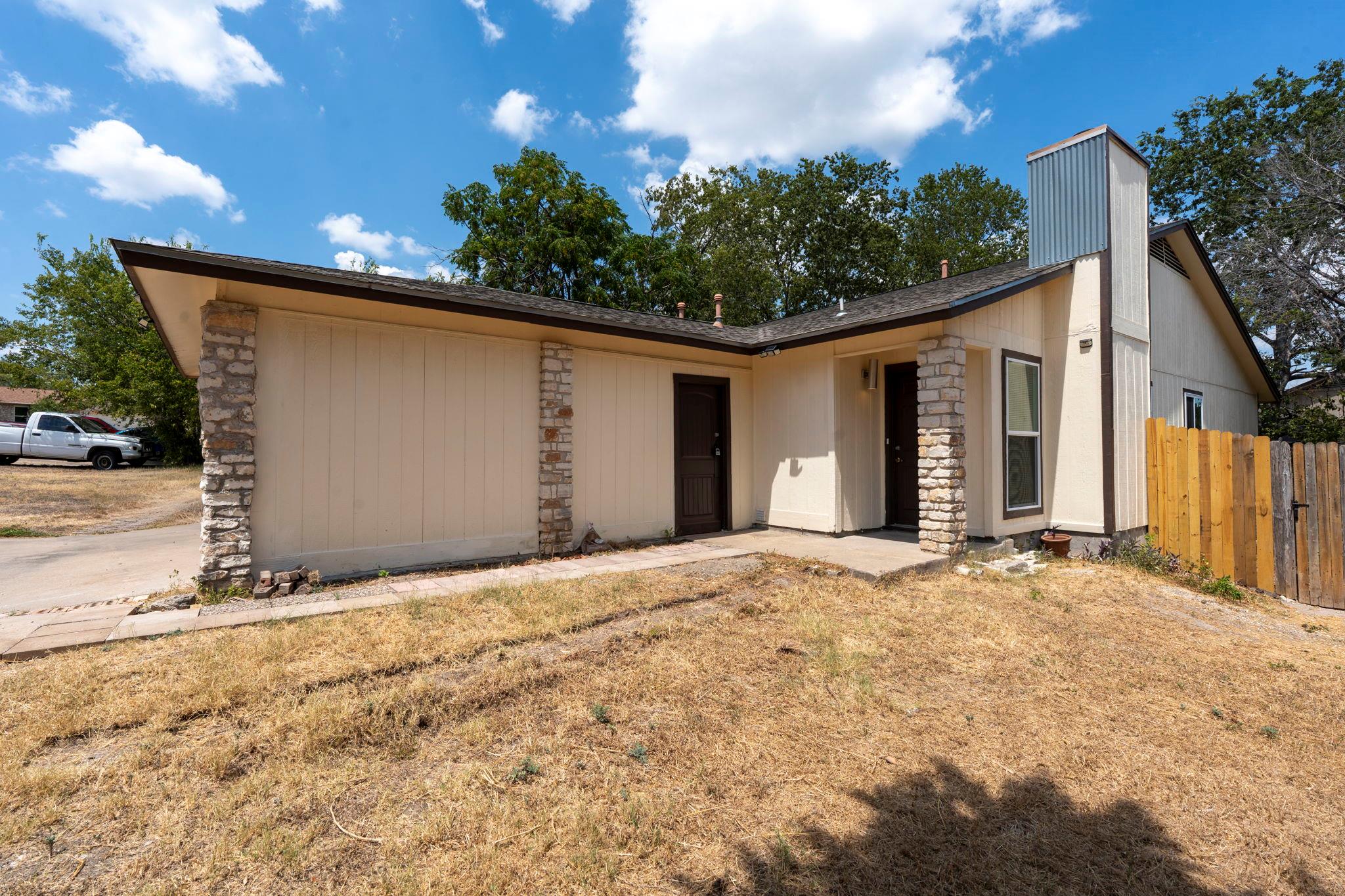 902 Sirocco Dr #b Property Photo 1
