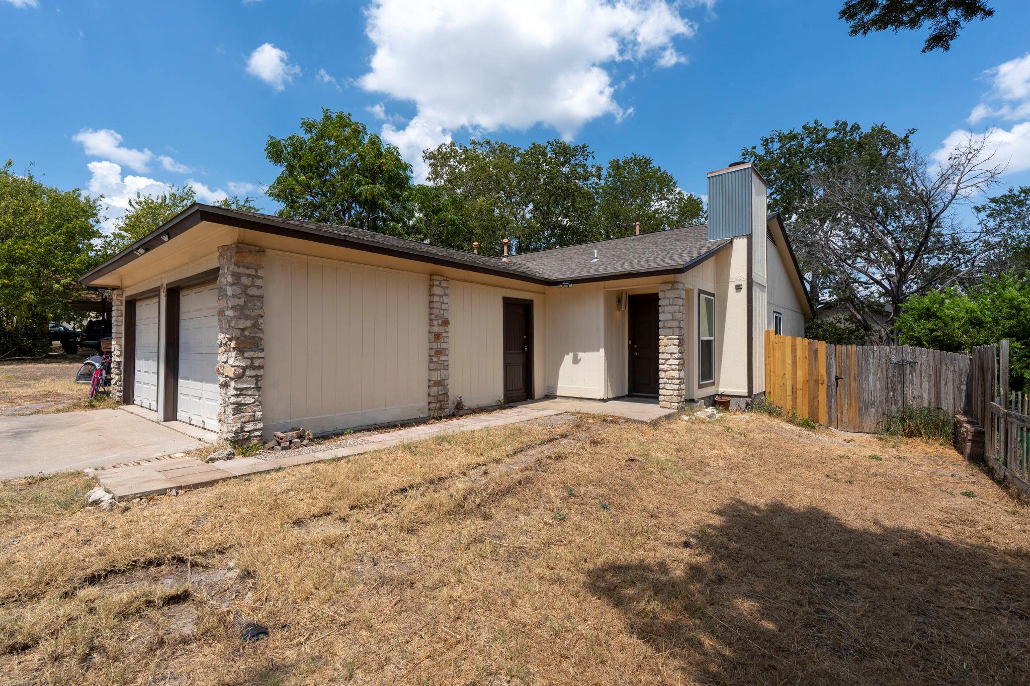 902 Sirocco Dr #b Property Photo 2