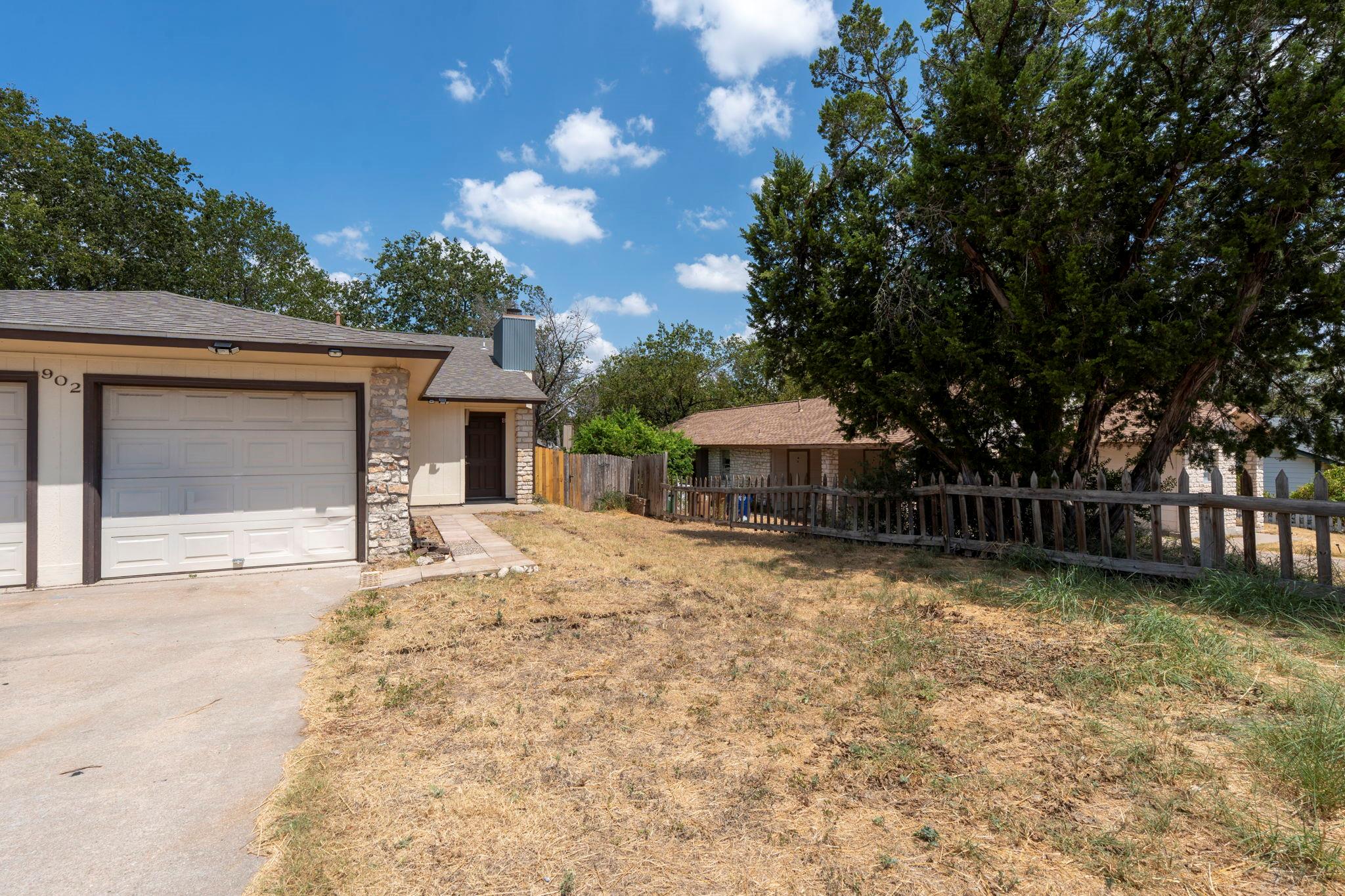 902 Sirocco Dr #b Property Photo 3