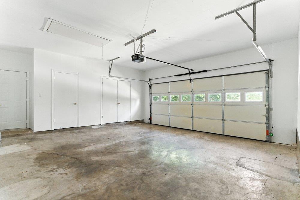 2401 Homedale Cir Property Photo 22