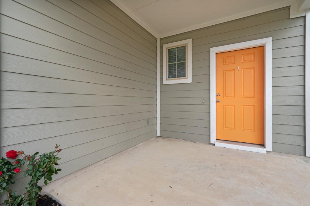 232 Triumph Rd Property Photo 2