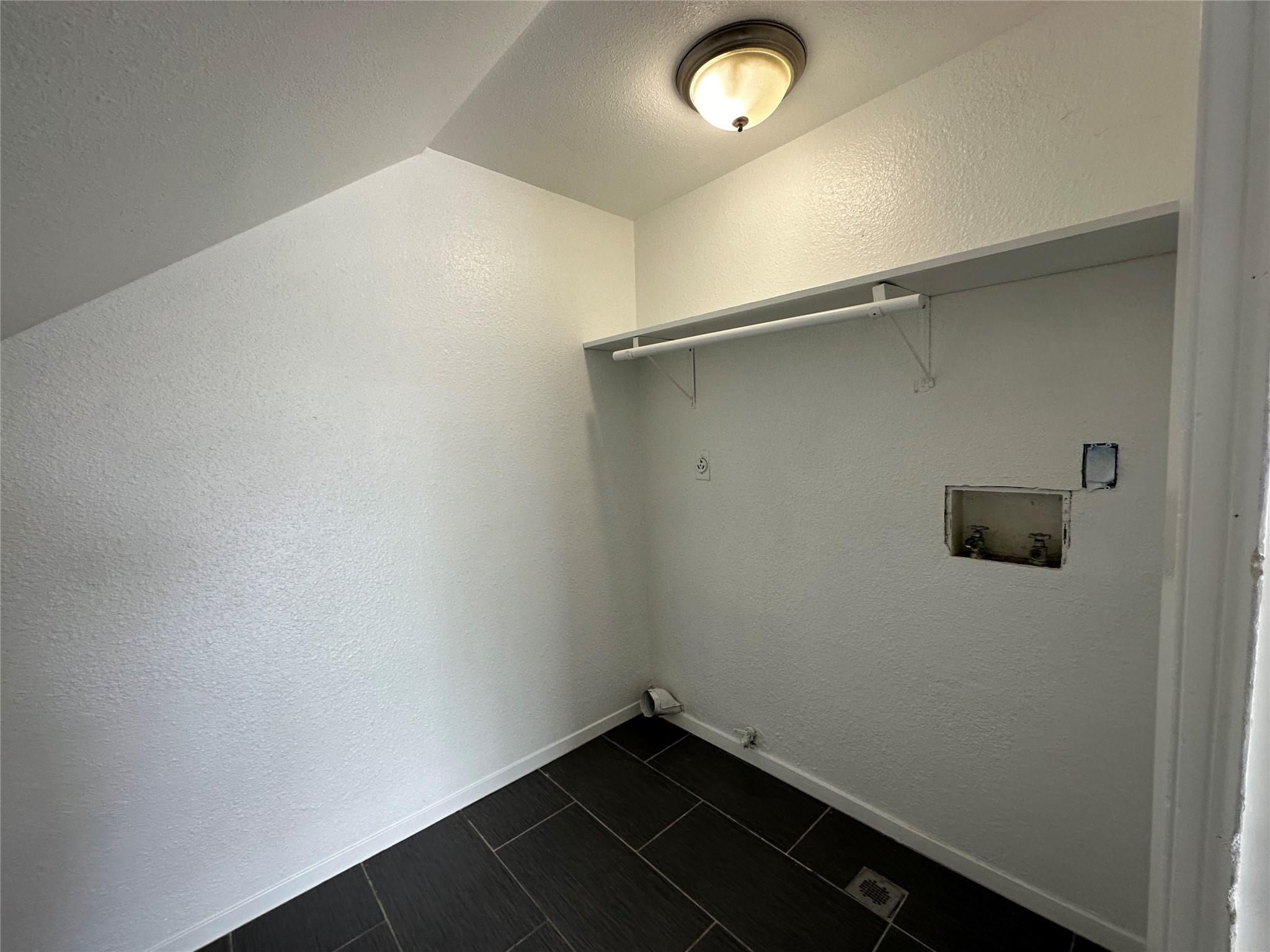 6003 Cougar Dr #d Property Photo 8