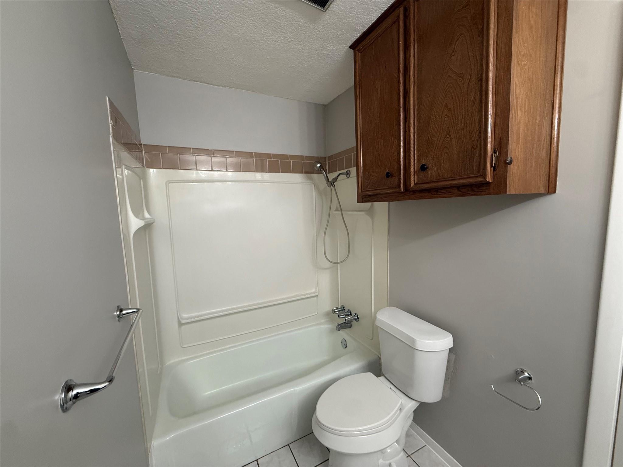 7001 Winedale Dr #b Property Photo 10