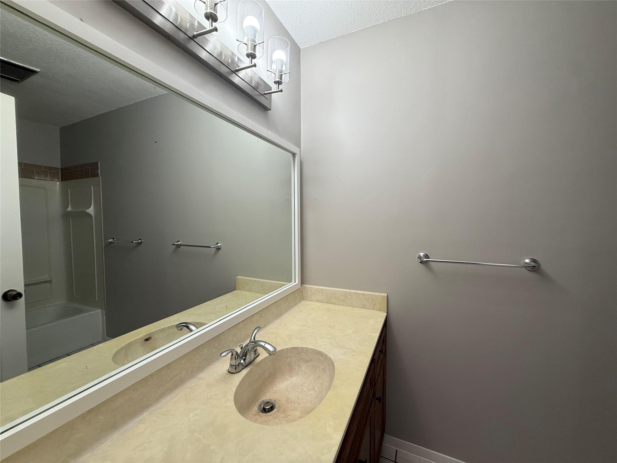 7001 Winedale Dr #b Property Photo 11