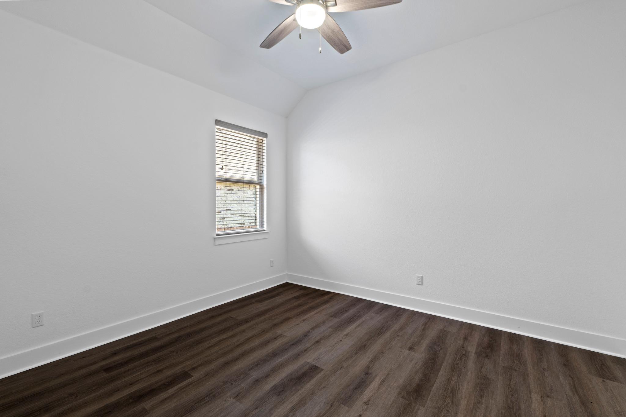 393 Stone River Dr Property Photo 23