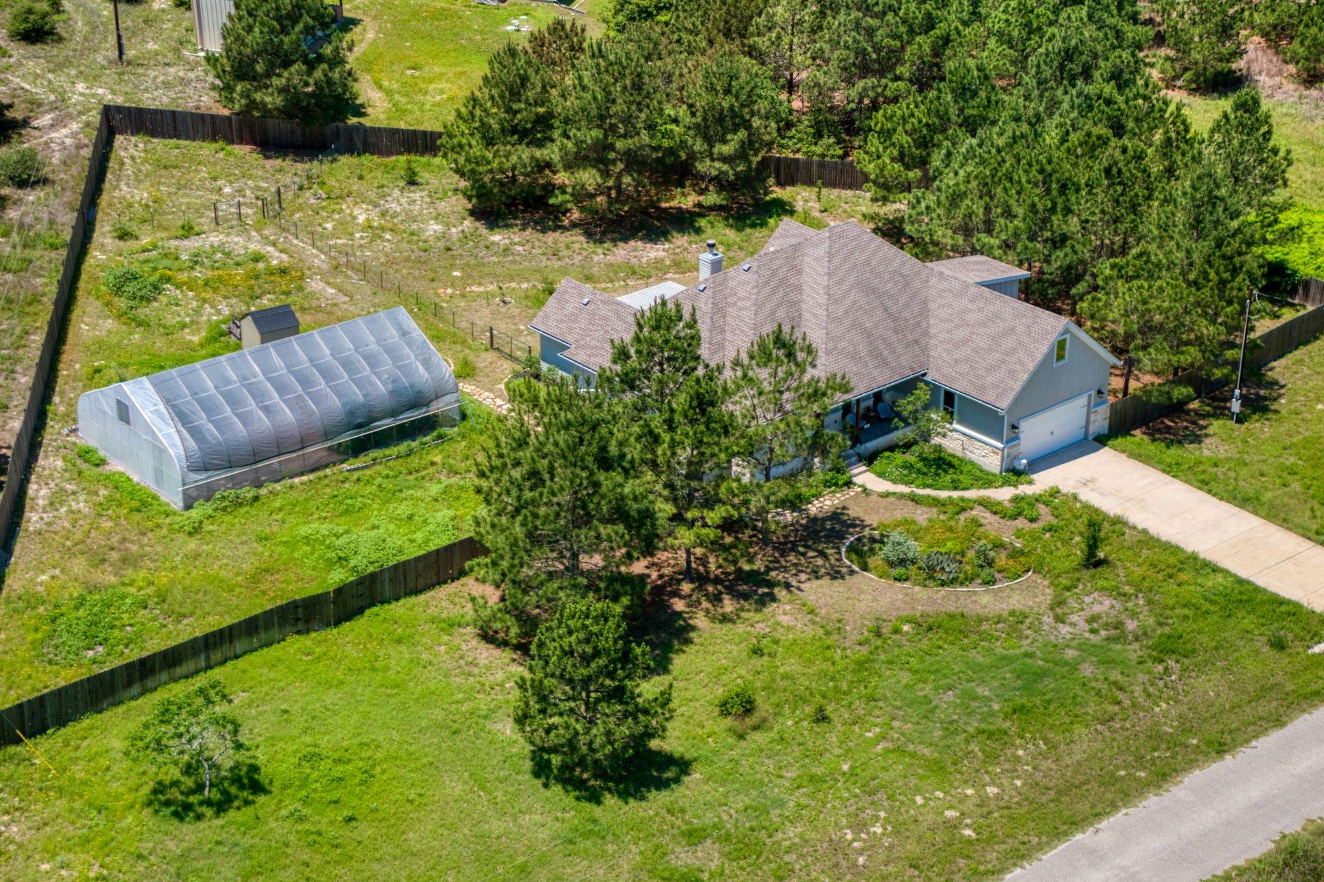 258 County Rd Property Photo 2