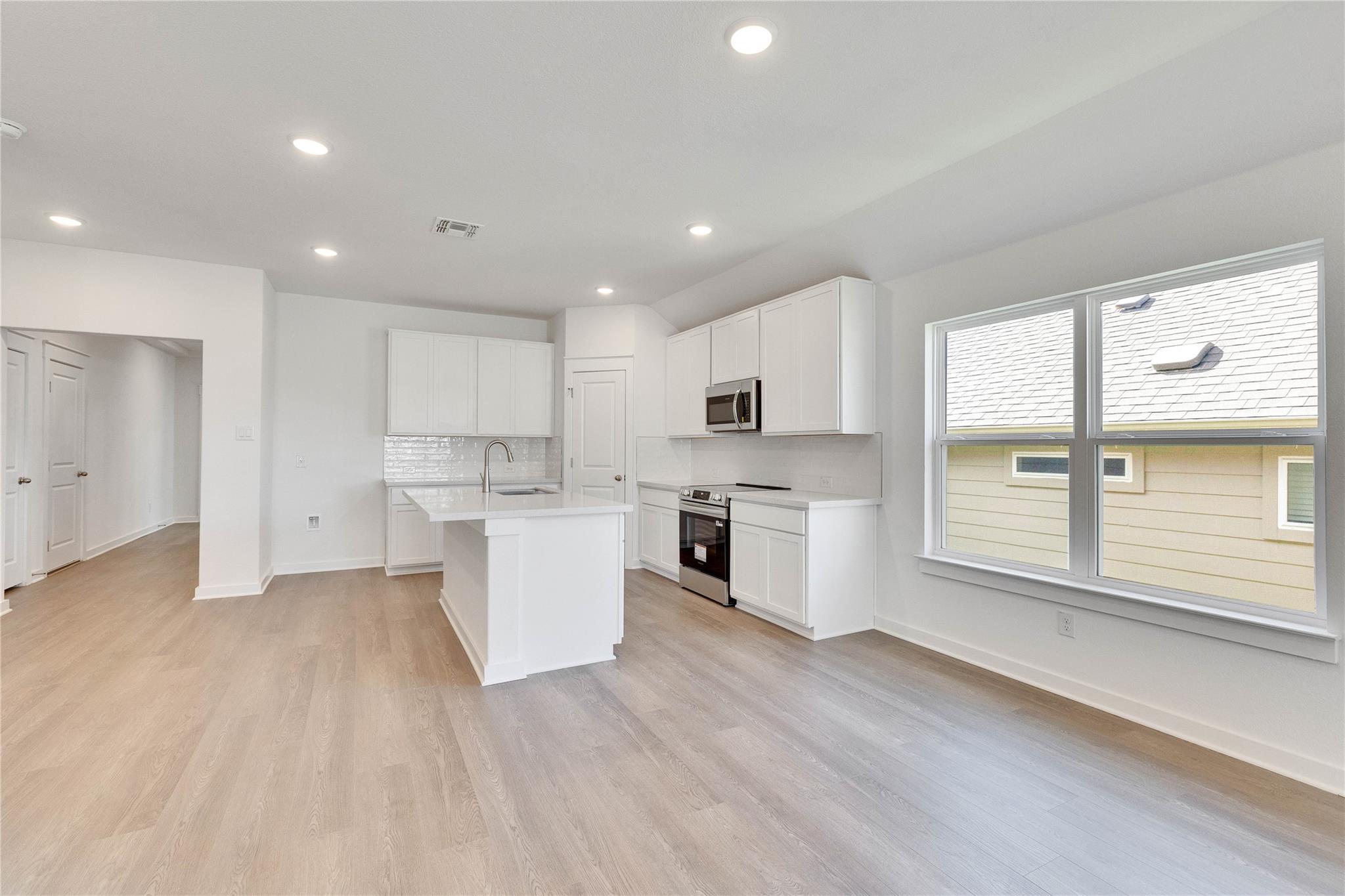 245 Seattle Slew Dr Property Photo 5