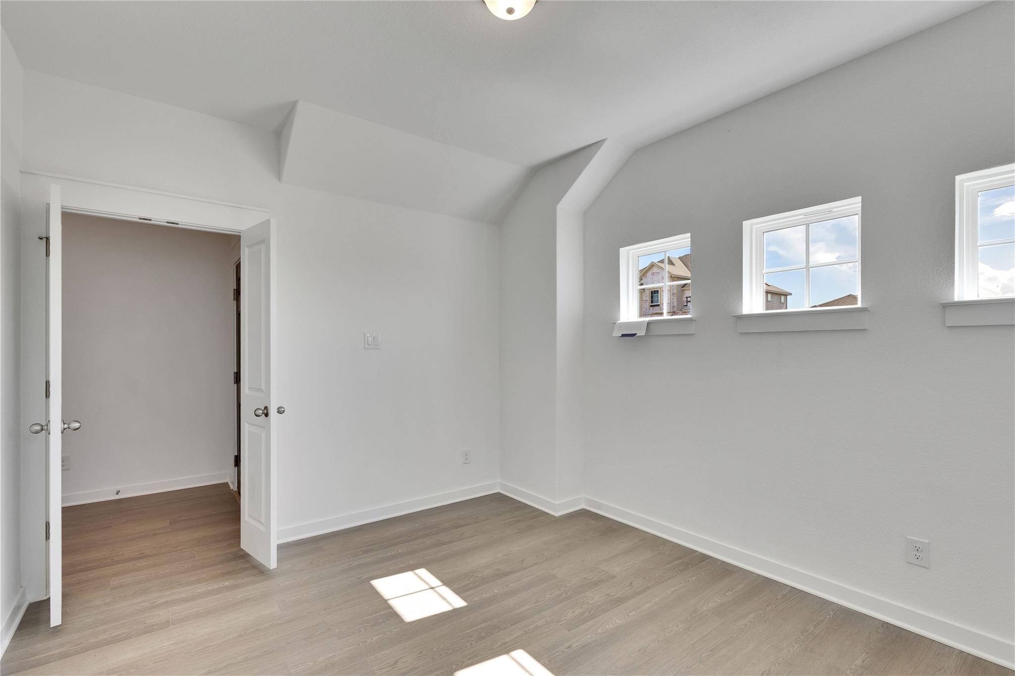 245 Seattle Slew Dr Property Photo 6