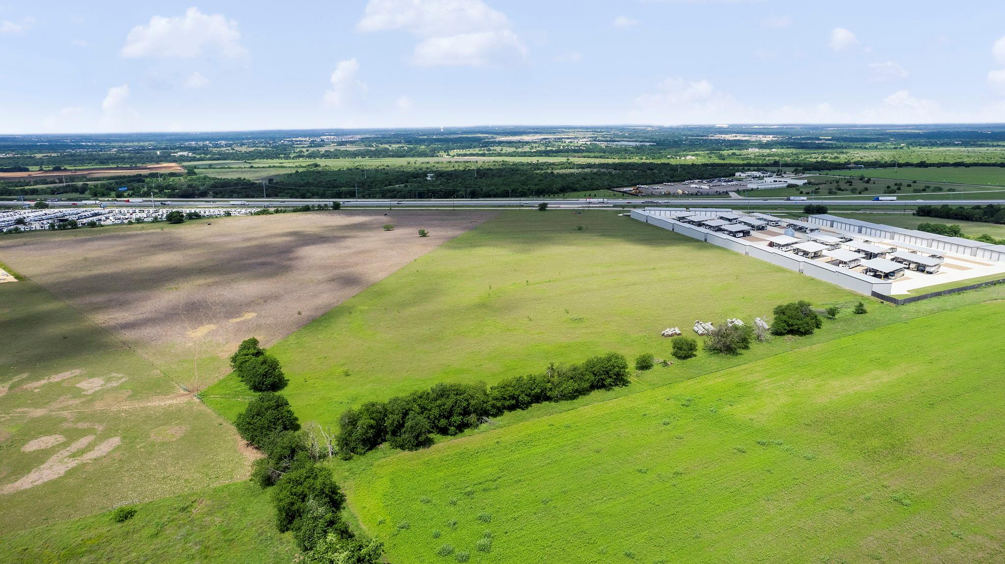 6100 N Interstate 35 - 7 Acres None Property Photo 7