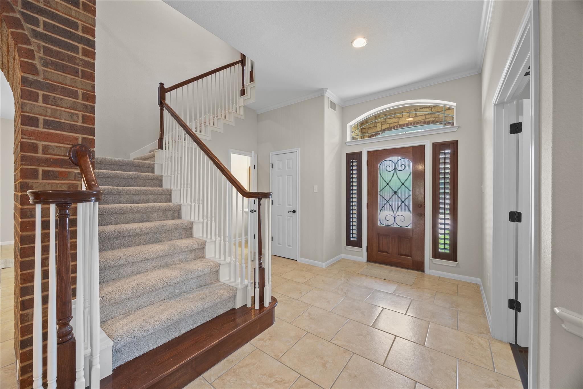 1303 Quiet Creek Dr Property Photo 2