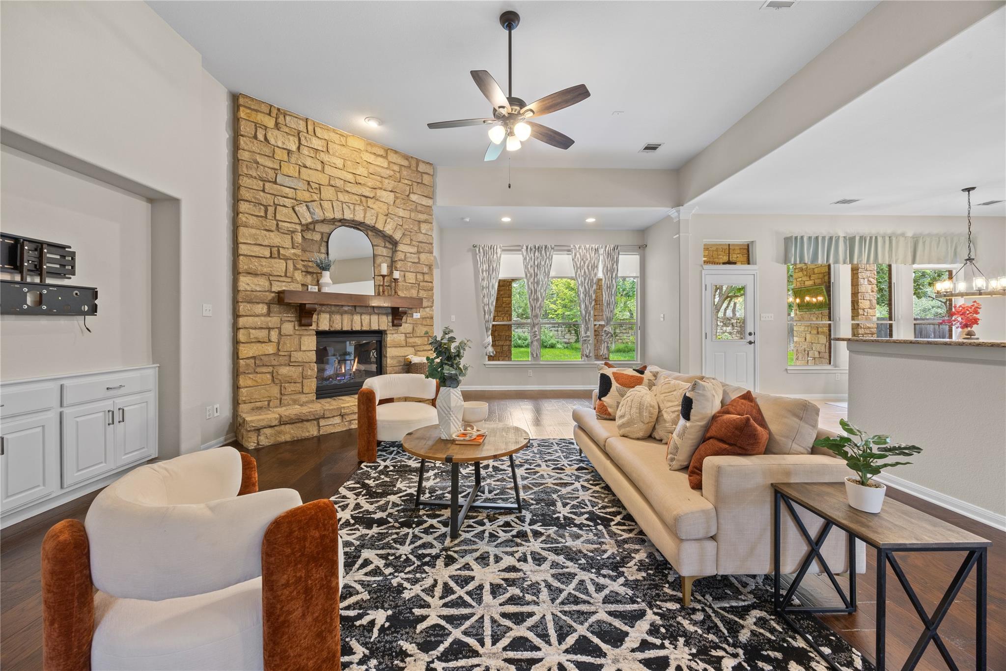 1303 Quiet Creek Dr Property Photo 6