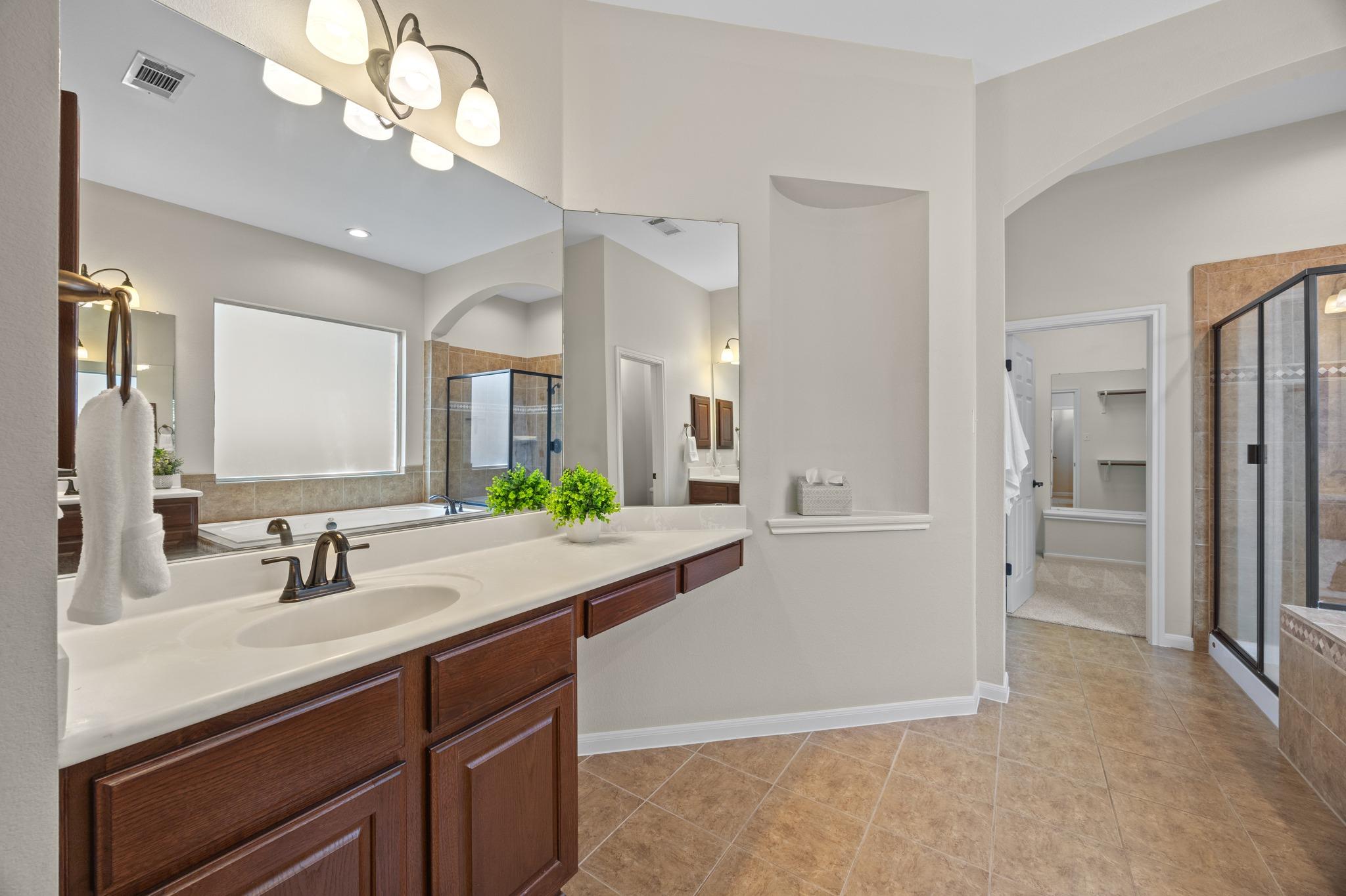 1303 Quiet Creek Dr Property Photo 15