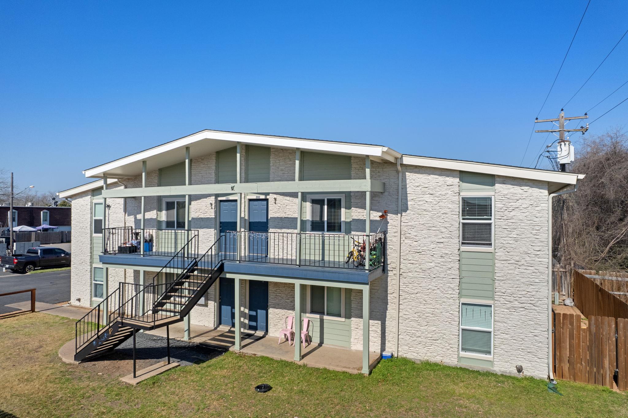 1904 Hearthstone Dr Property Photo