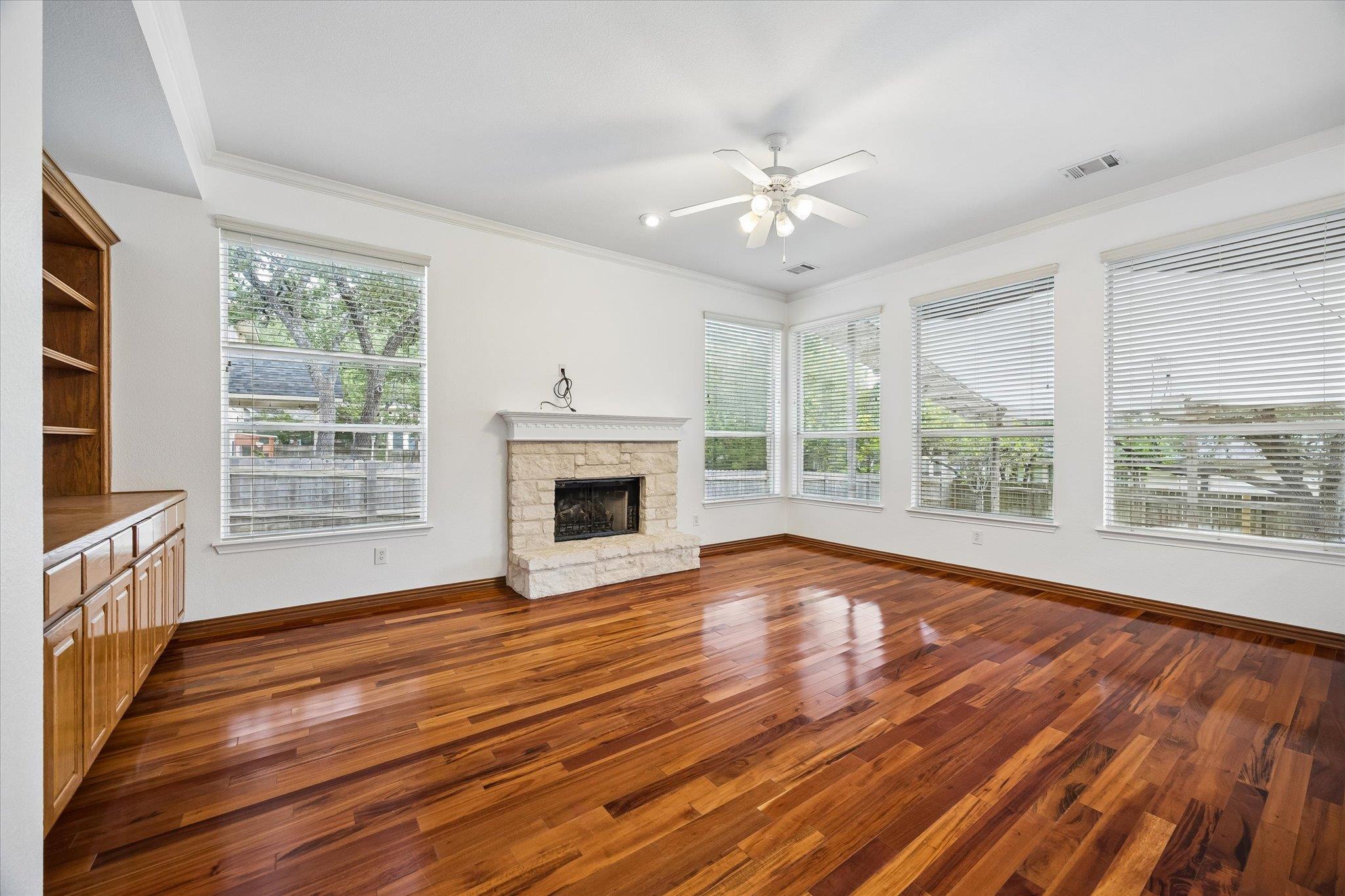 1010 Twin Terrace Ct Property Photo 8