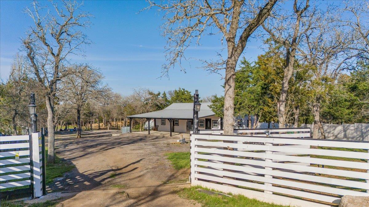 240 Riddle Rd Property Photo