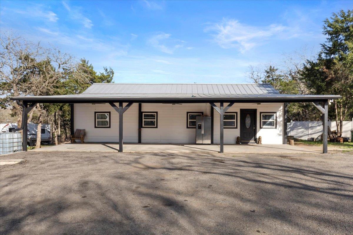 240 Riddle Rd Property Photo 3