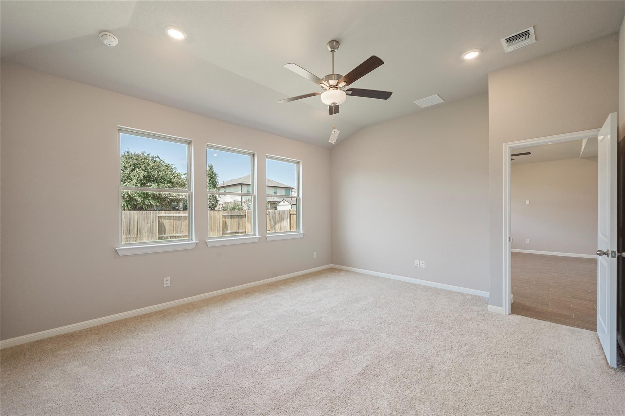 145 Comet Pointe Dr Property Photo 11
