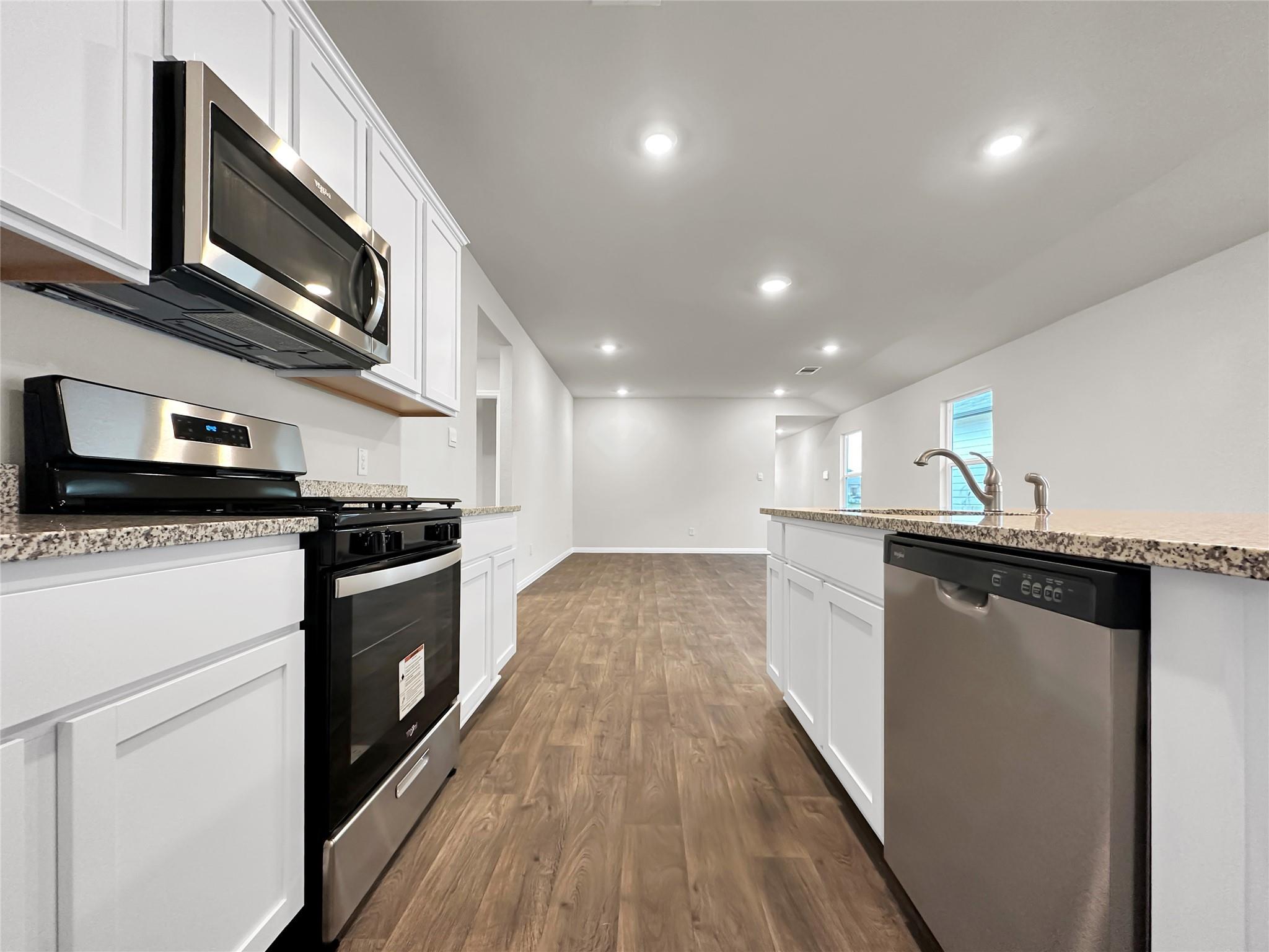 423 Morning Glory Loop Property Photo 22