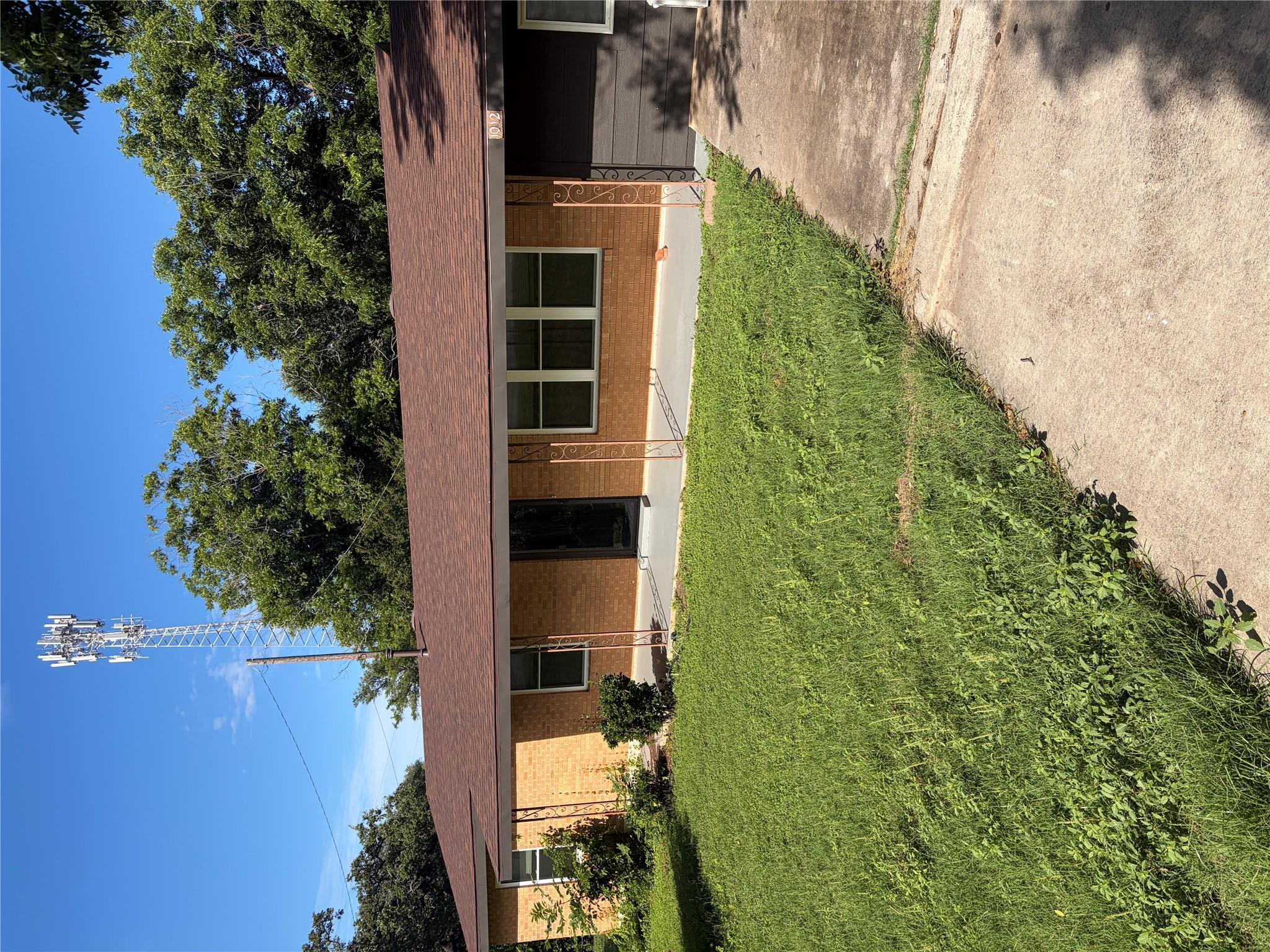 1012 N Water St Property Photo 1