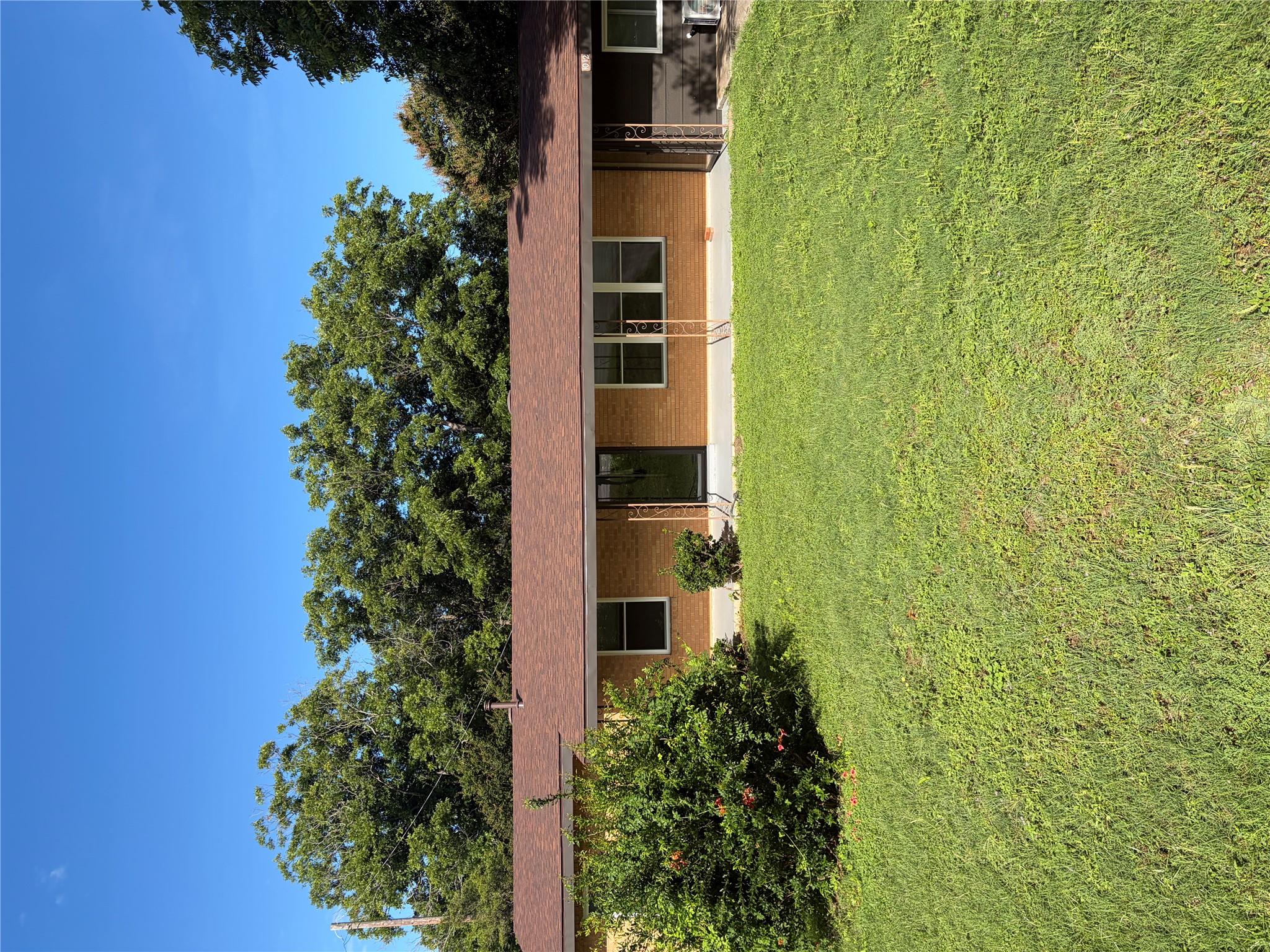 1012 N Water St Property Photo 3