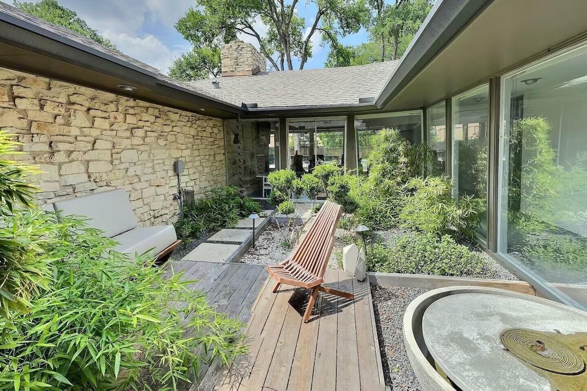6102 Cherrylawn Cir Property Photo 17