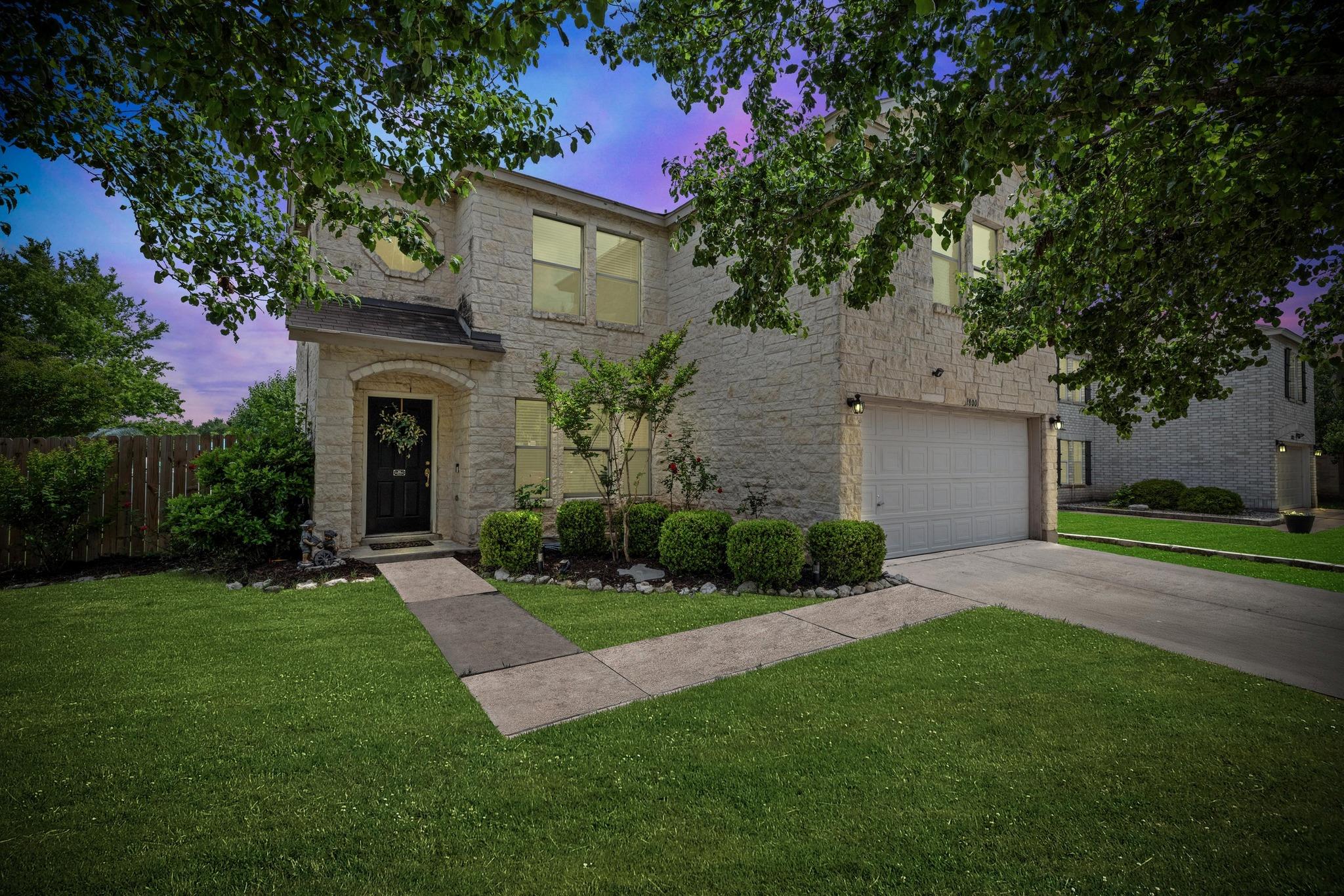 1800 Grassland Dr Property Photo