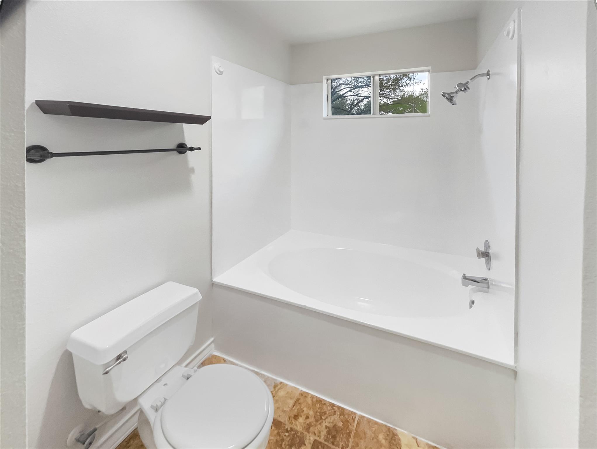 804 Dewberry Dr Property Photo 16