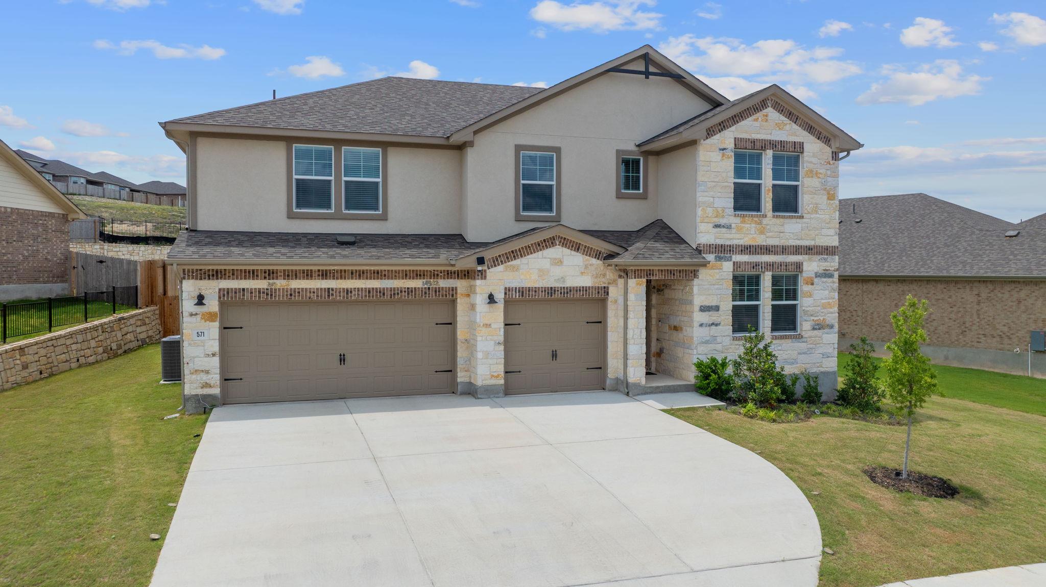 571 Sue Peaks LOOP Property Photo 1
