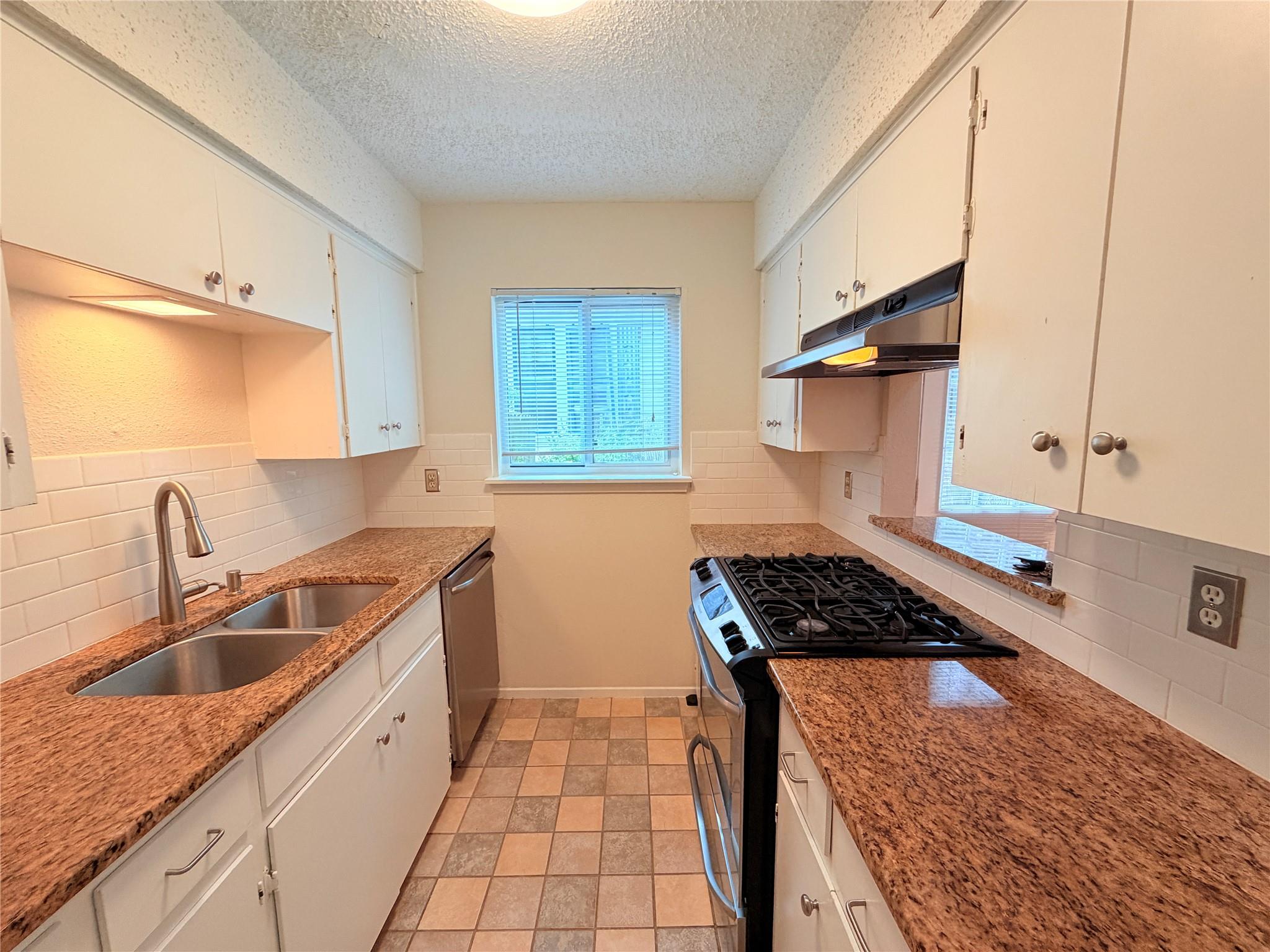 4520 Depew Ave #b Property Photo 8