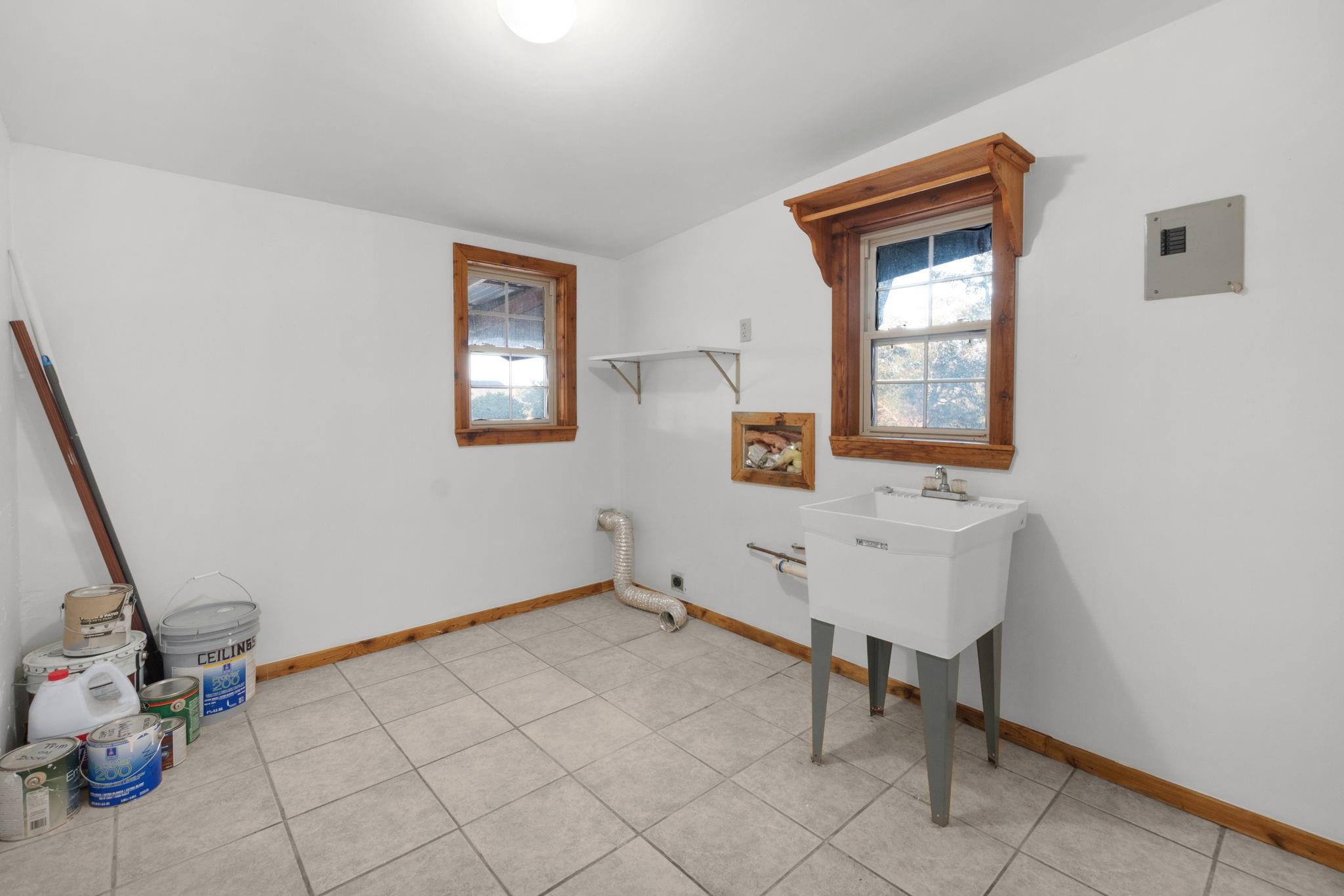 201 Acorn St Property Photo 29