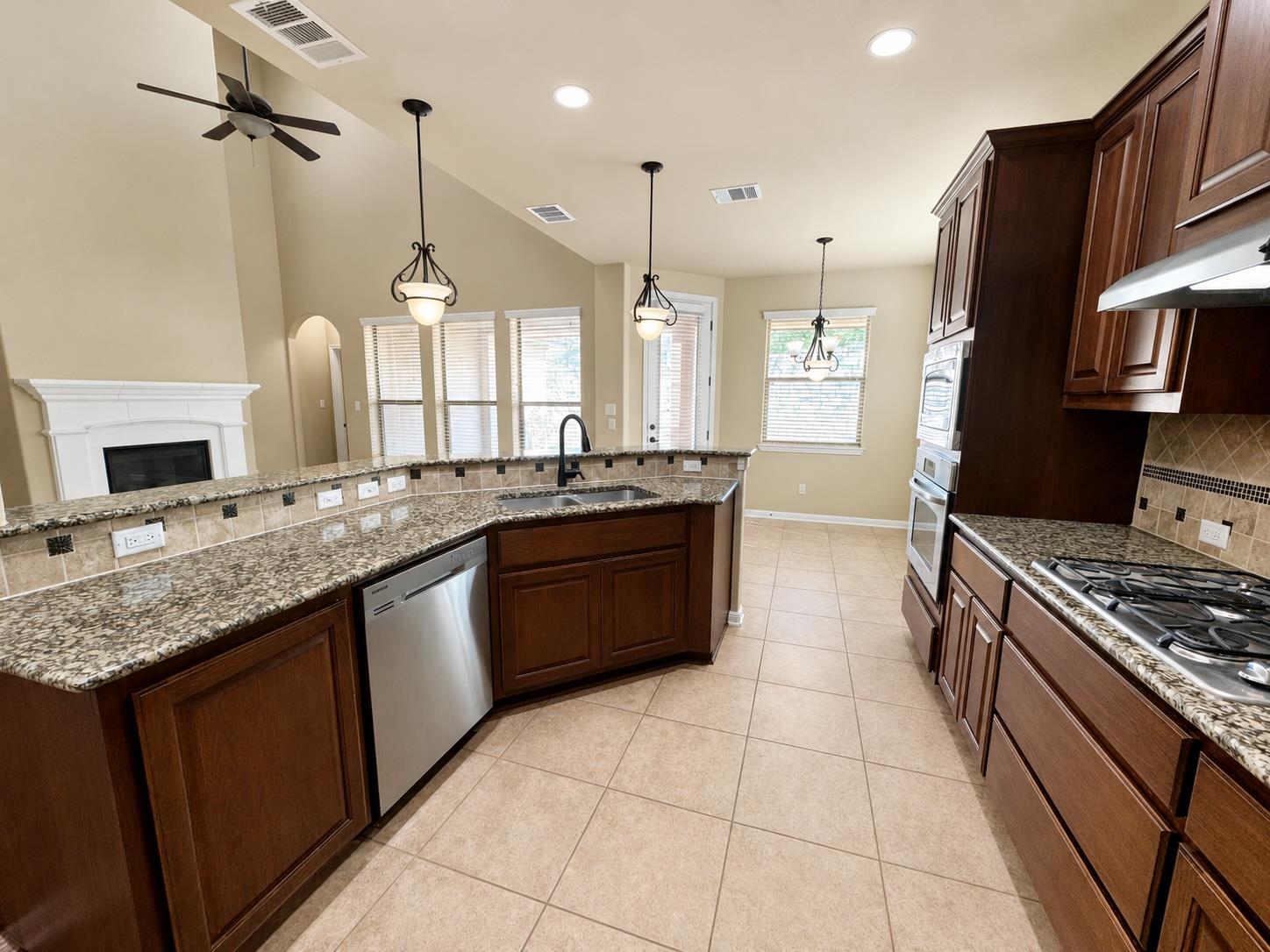 14312 Senia Bnd Property Photo 5