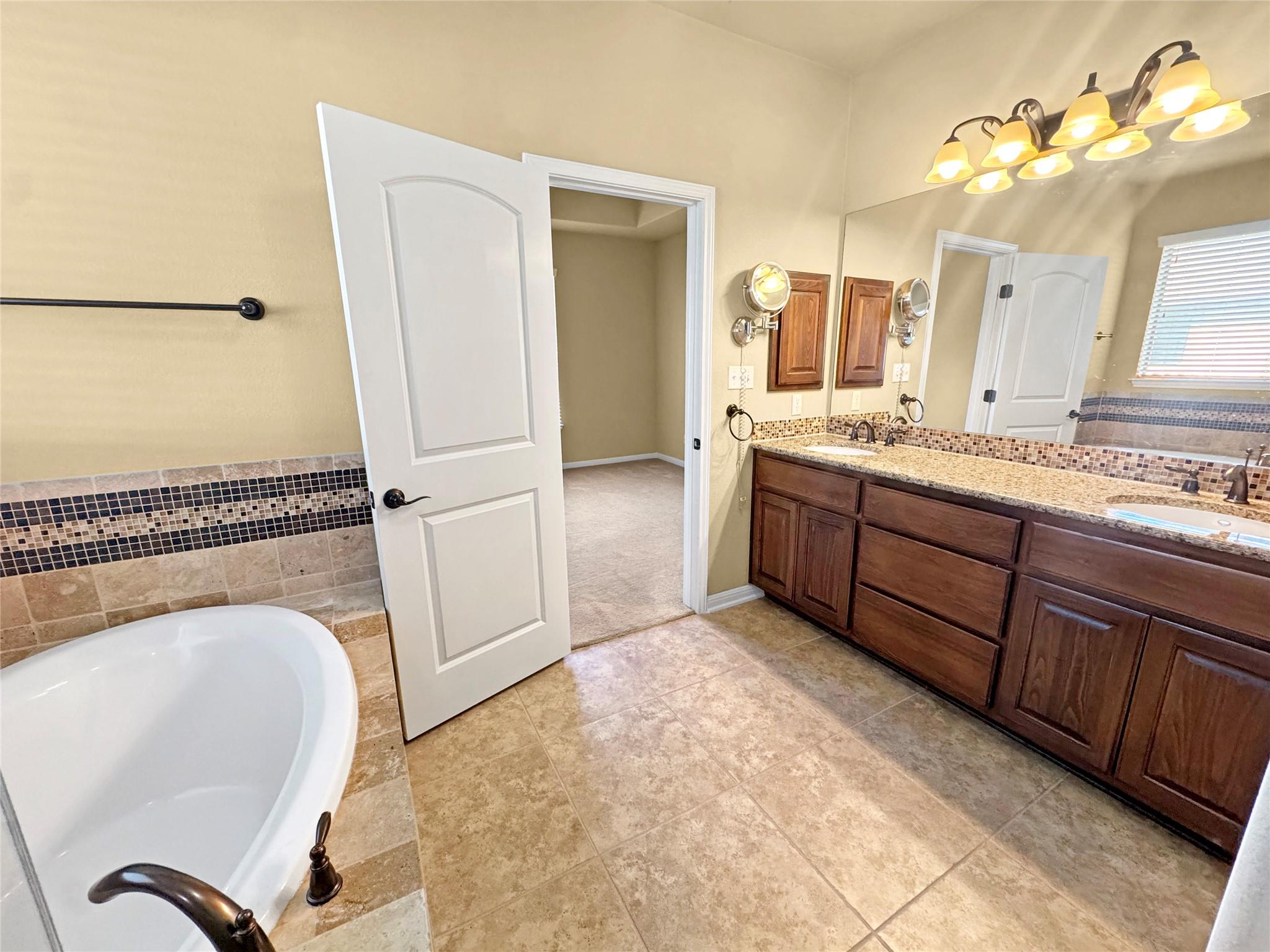 14312 Senia Bnd Property Photo 18