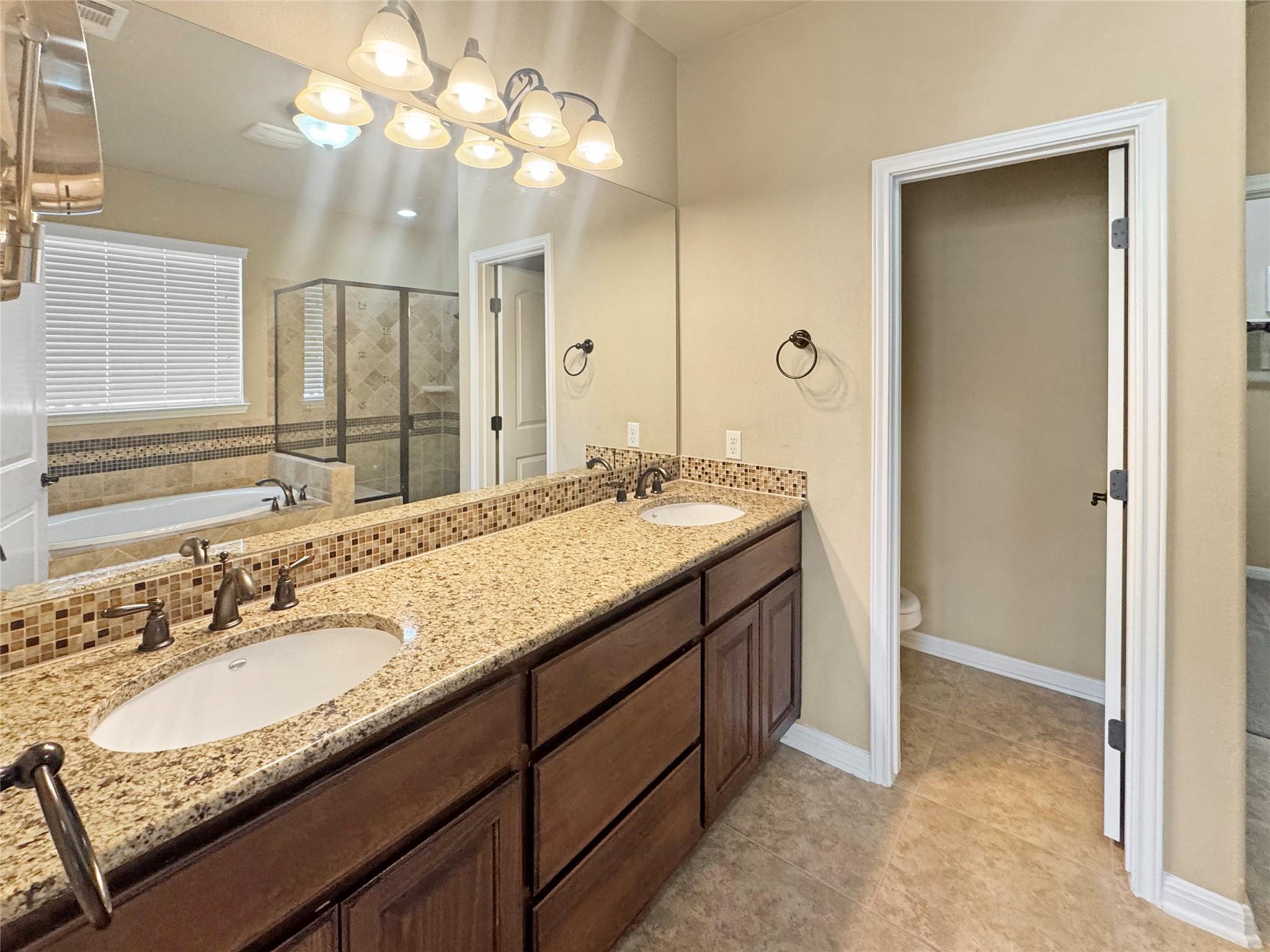 14312 Senia Bnd Property Photo 19