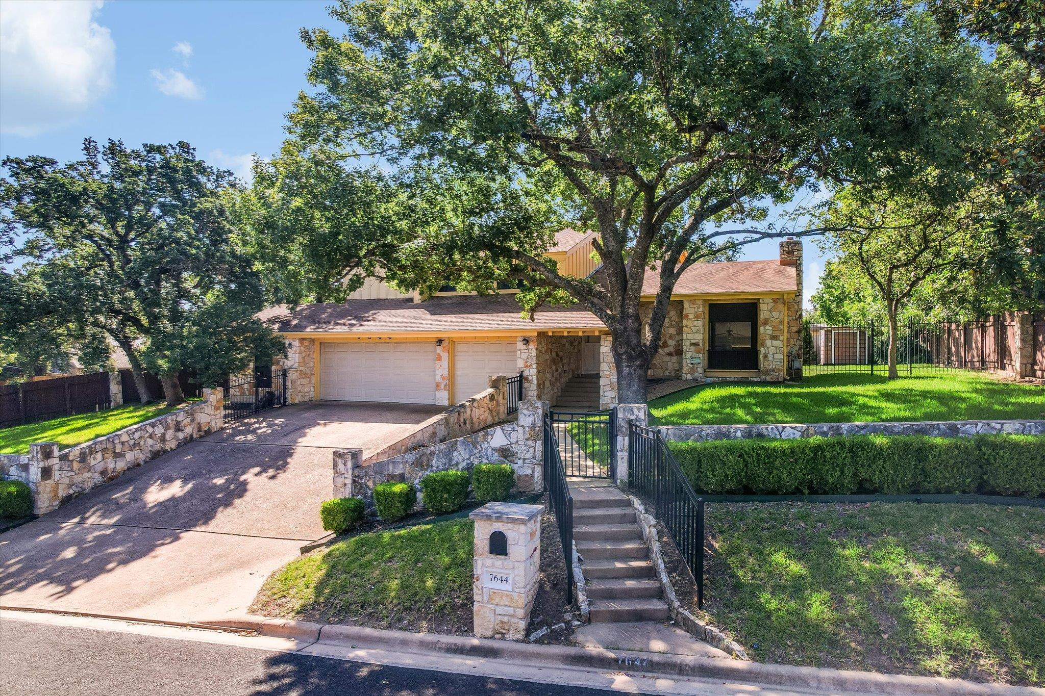 7644 Parkview Cir Property Photo 1