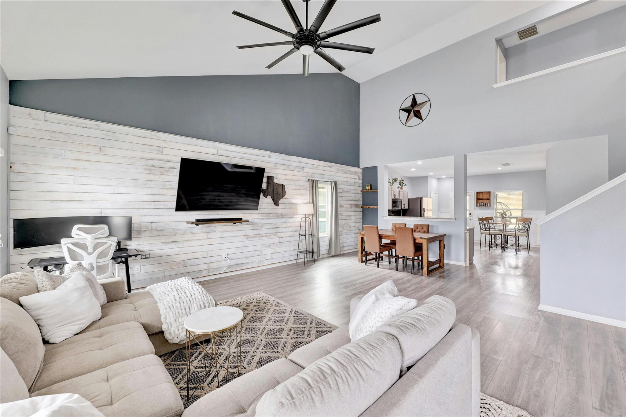 107 Denton Dr