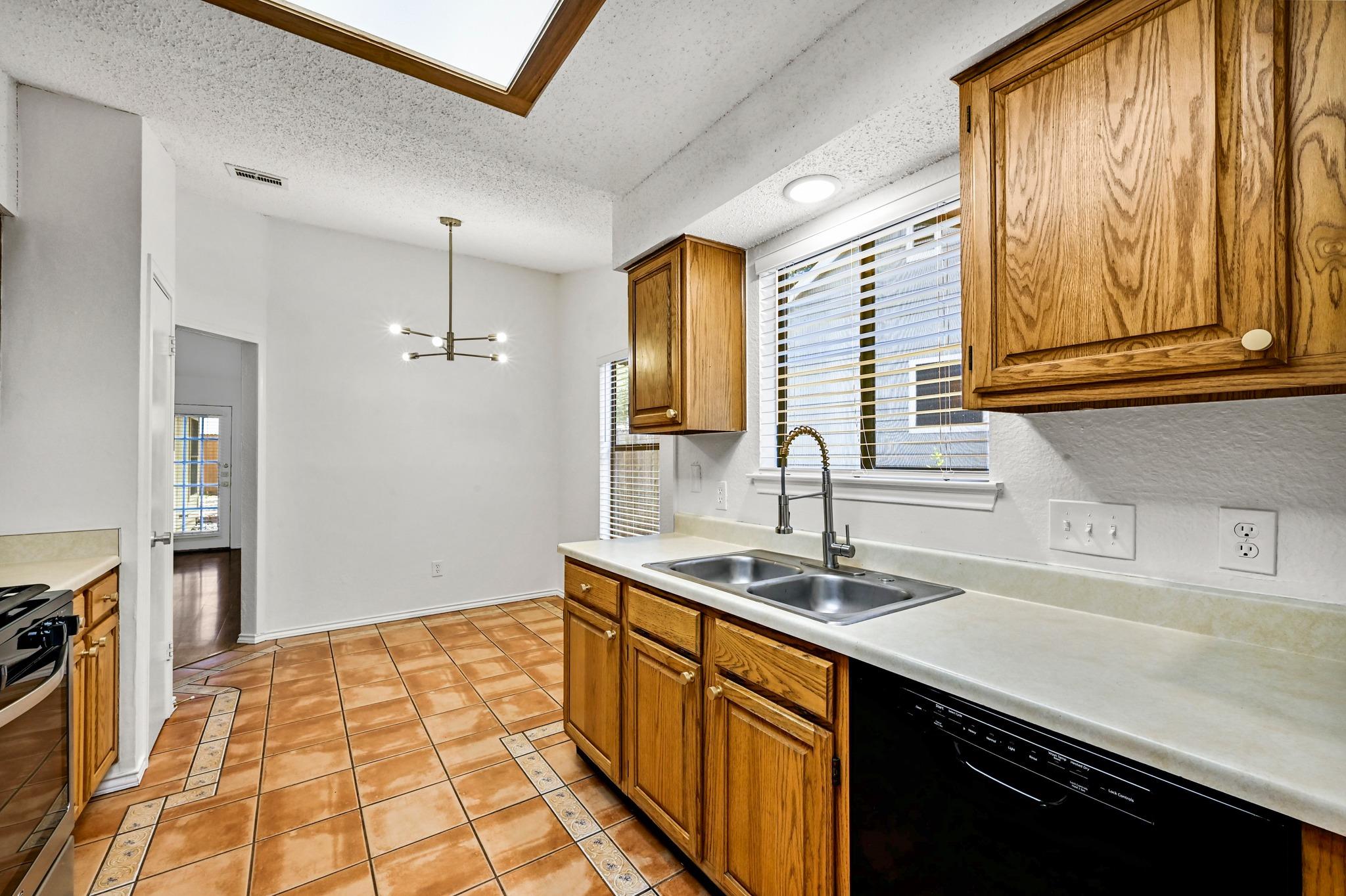 7403 Dallas Dr Property Photo 4